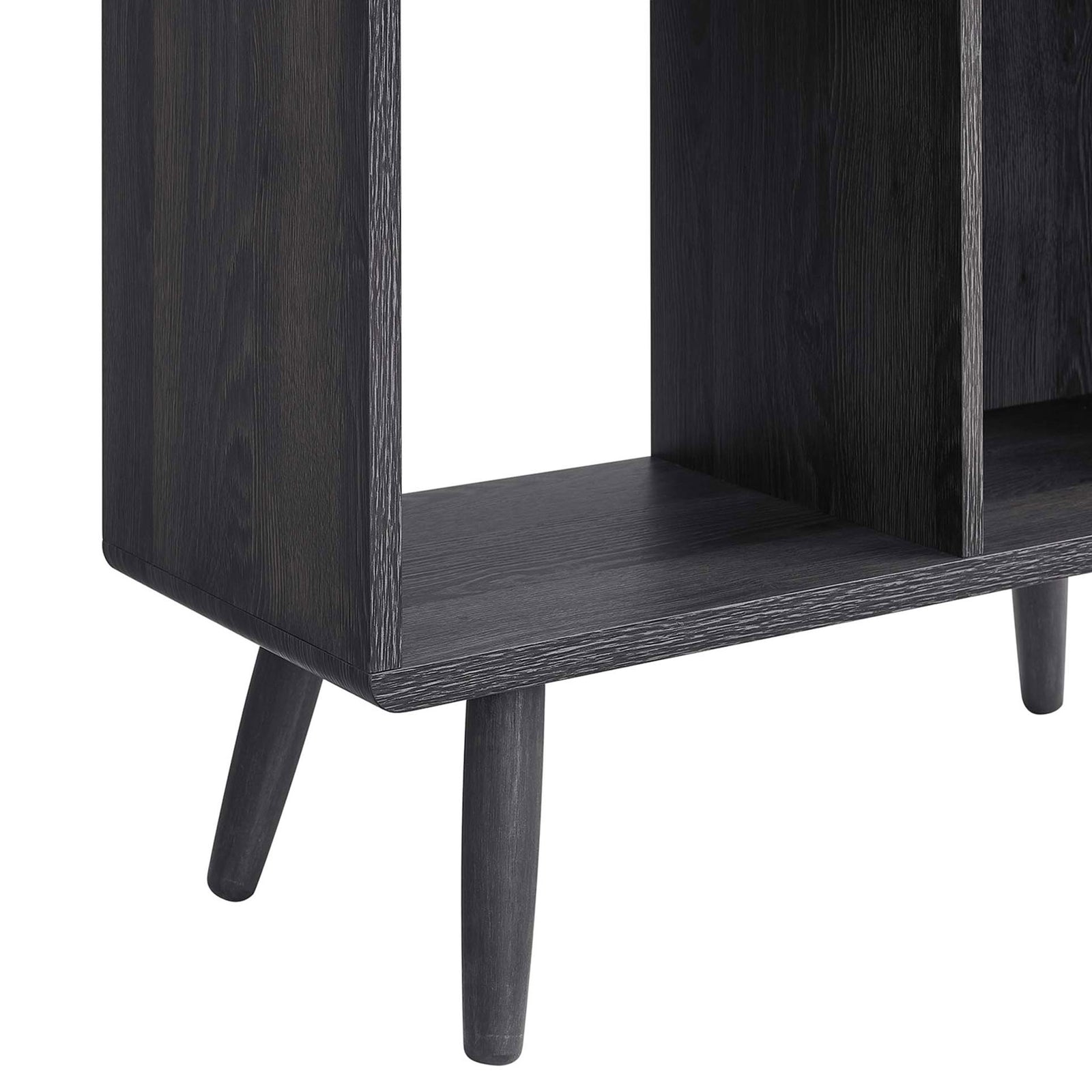 Tapered dowel wood legs and smooth rounded edges add mid-century character and stability. || EEI-5743-CHA || leg_studio