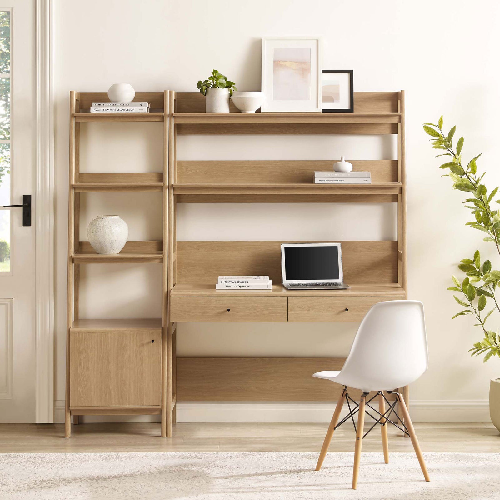 Space-saving desk and bookshelf in oak with wide workspace, three upper shelves, and concealed cabinet || EEI-6111-OAK || front_room
