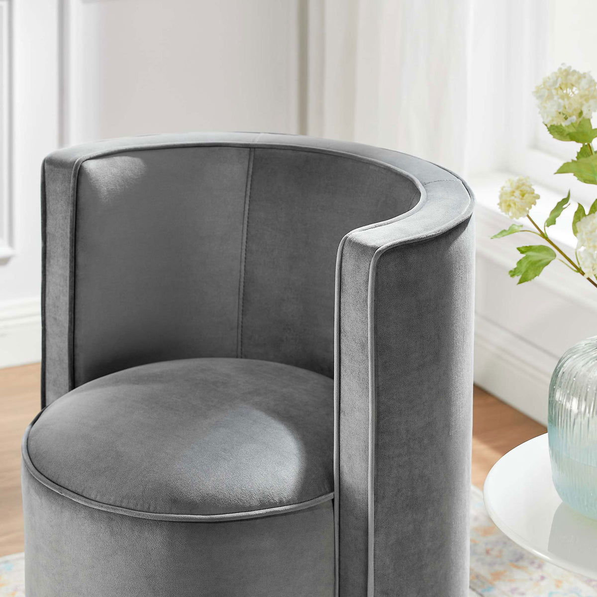 Soft, stain-resistant velvet and neatly piped edges create a polished, inviting perch || EEI-6222-GRY || detail_room