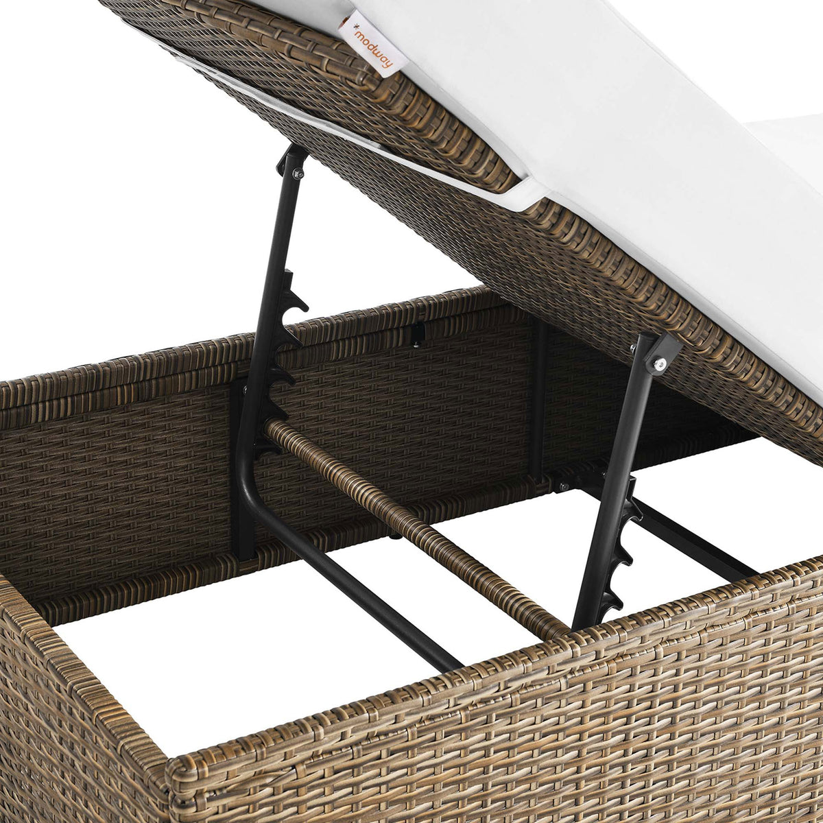 Adjustable backrest mechanism and powder-coated frame components for long-lasting outdoor comfort || EEI-6247-CAP-WHI || detail_studio