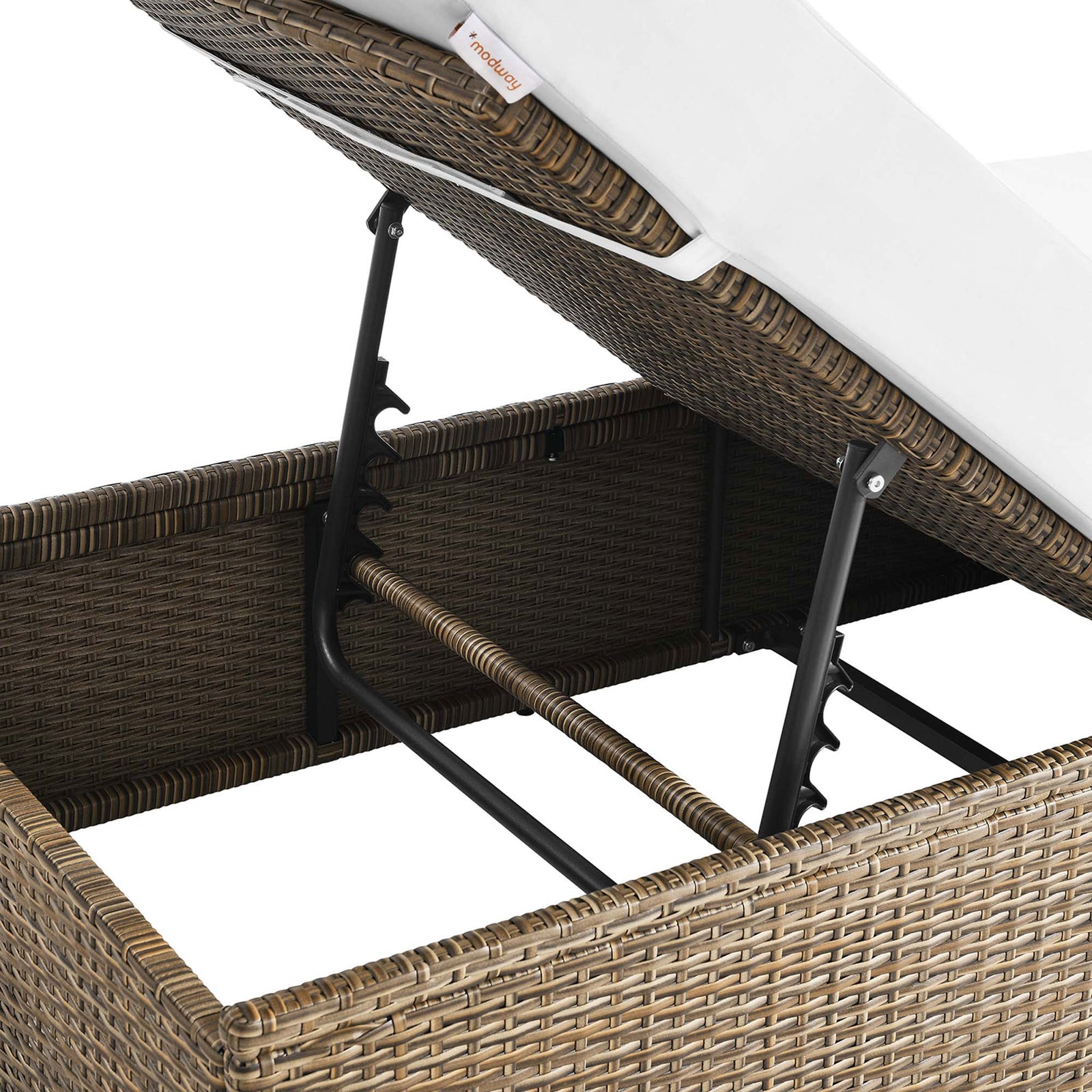 Adjustable backrest mechanism and powder-coated frame components for long-lasting outdoor comfort || EEI-6247-CAP-WHI || detail_studio