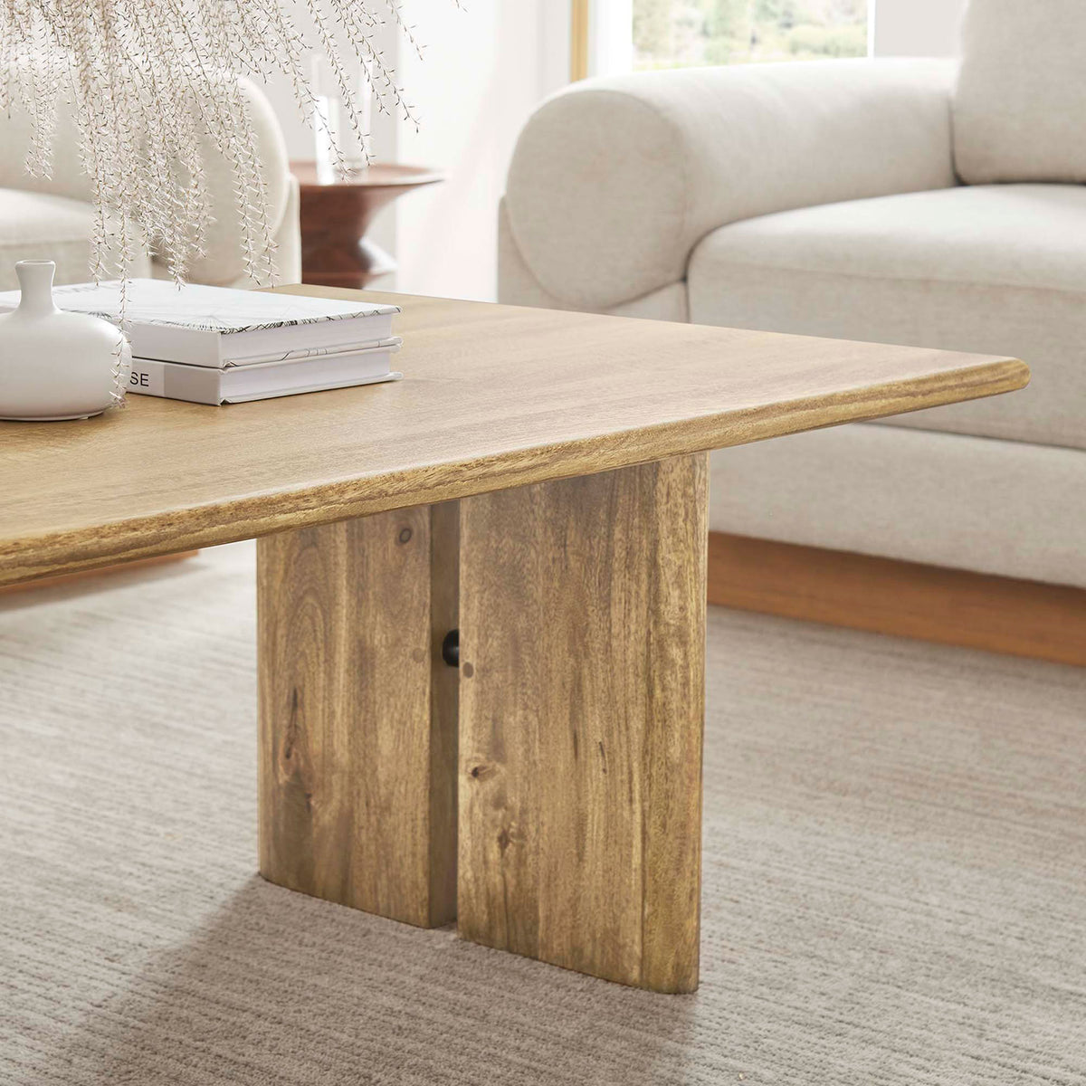 Organic wood texture and rounded edge bring warmth to modern living spaces || EEI-6341-OAK || detail_room