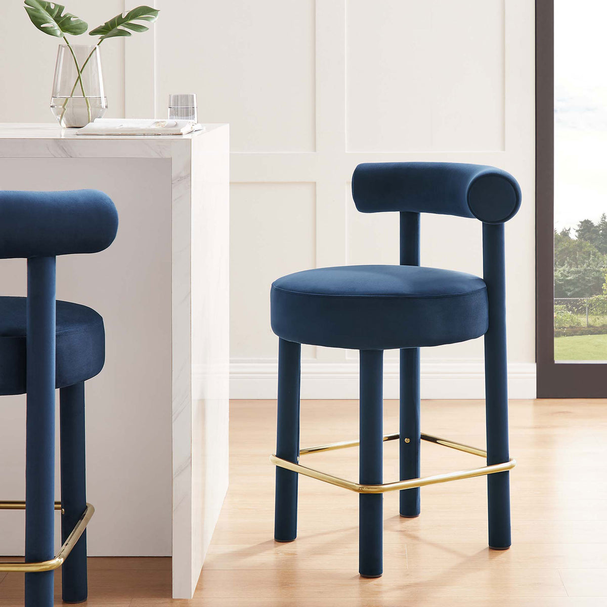 Elevates the kitchen island with plush midnight blue velvet and a gleaming gold accent || EEI-6384-MID-GLD || front_room