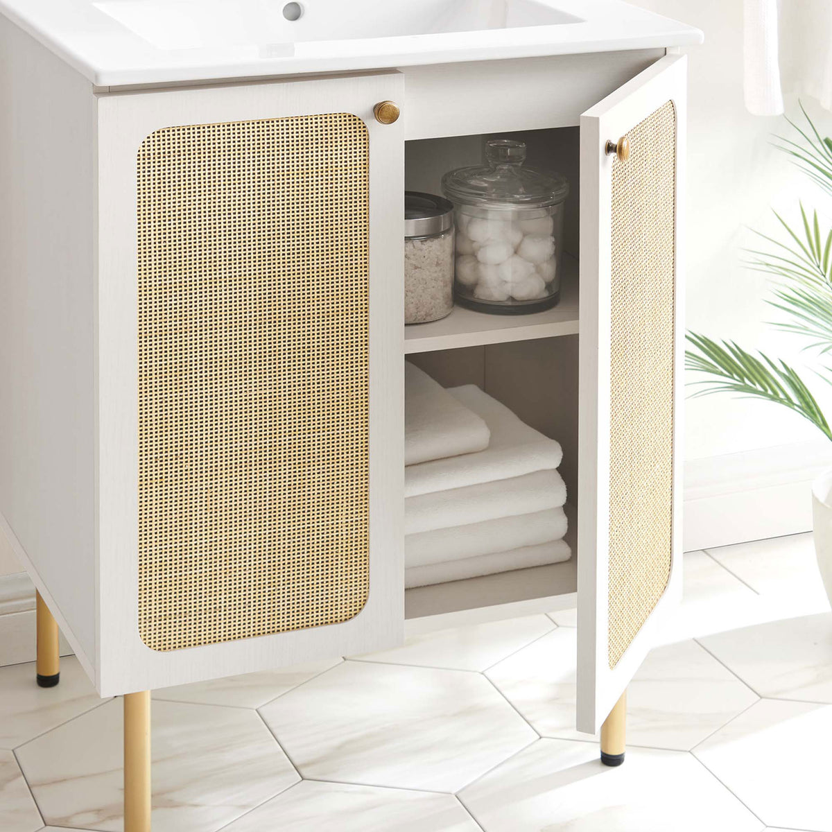 Spacious interior with adjustable shelf neatly organizes towels and essentials || EEI-6693-WHI-WHI || storage_open_room