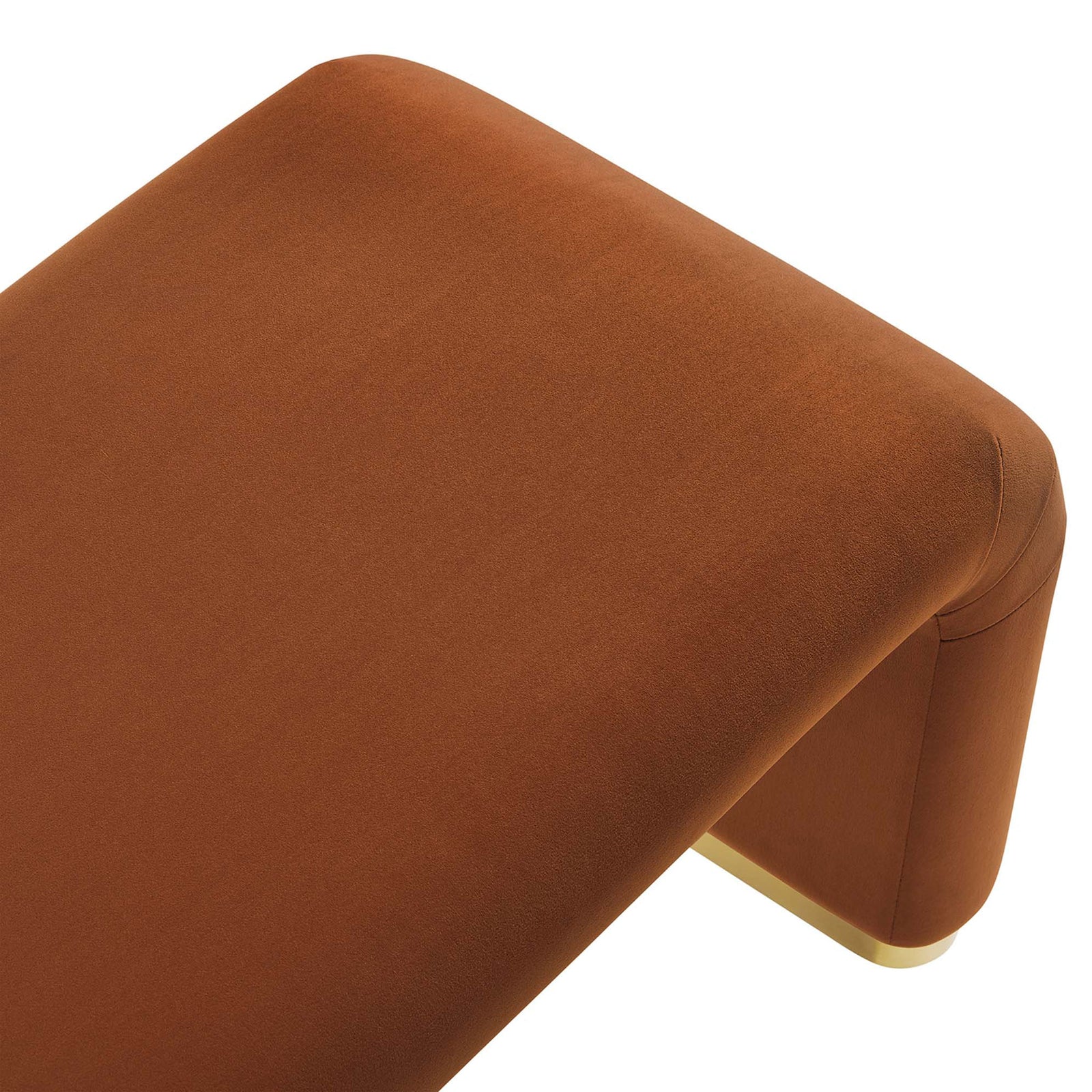 Rounded corner with soft velvet upholstery and a brass foot || EEI-6734-BRA-RUS || leg_studio