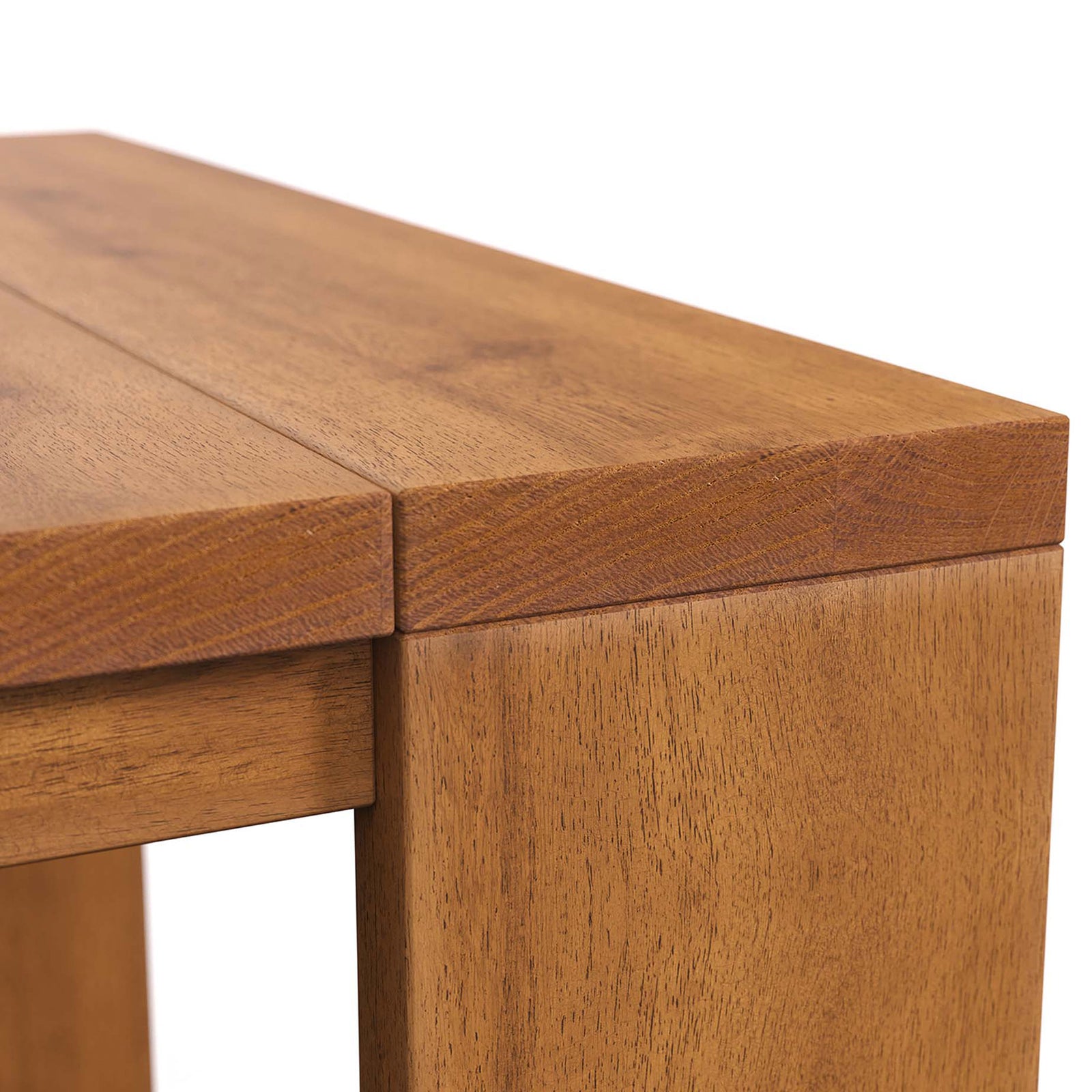 Smoothly finished acacia wood edge and leg detail showcase the rich natural grain and craftsmanship. || EEI-6787-NAT || detail_studio