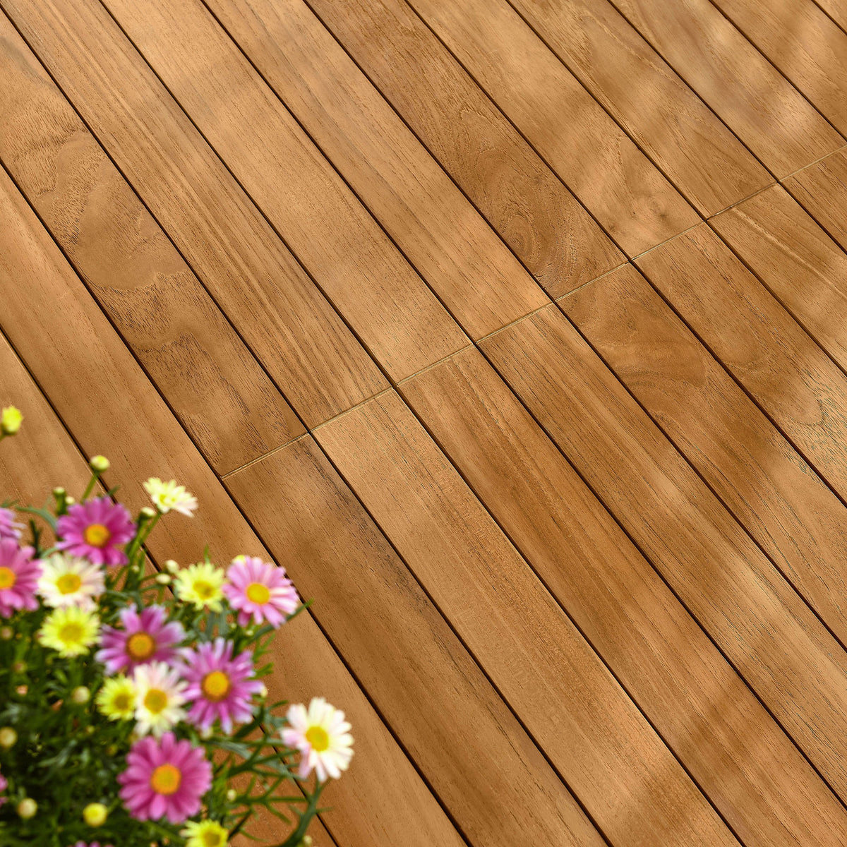 Slatted natural teak tabletop styled with fresh flowers, adding warm organic texture to outdoor gatherings. || EEI-6813-NAT || detail_room