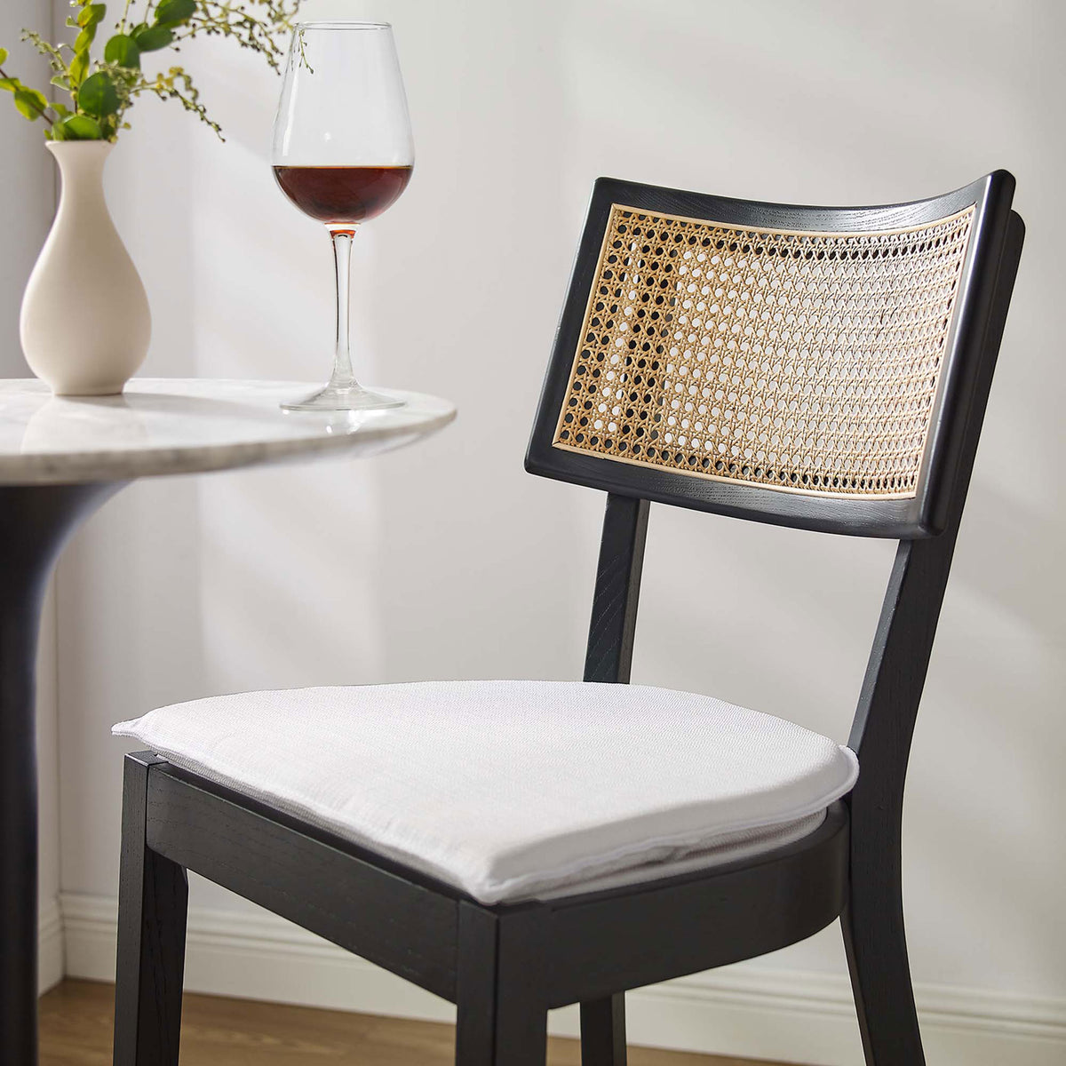 Textured rattan and cushioned seat add comfort to your bar setting || EEI-6820-BLK-WHI || detail_room