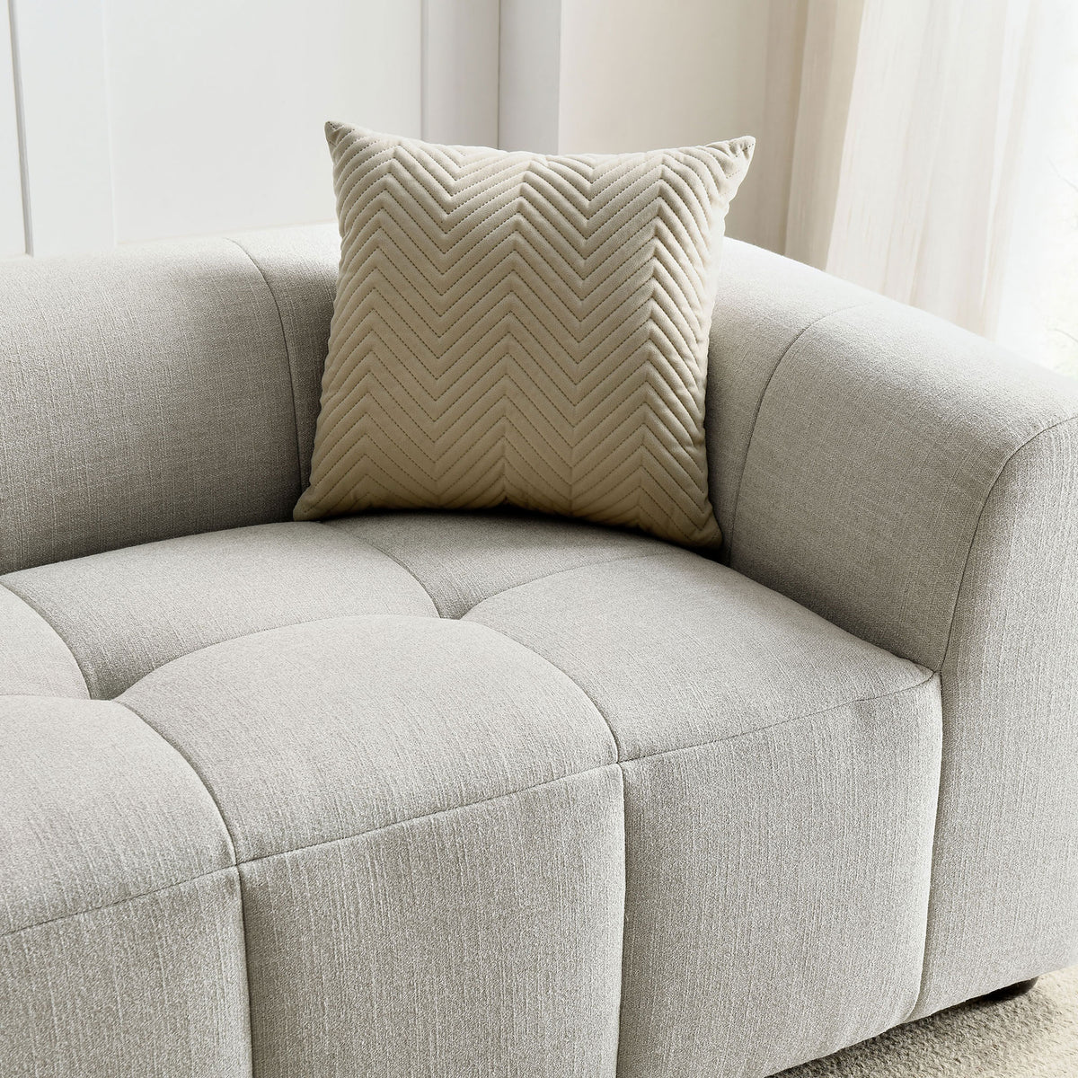 Styled corner of the linen sofa with accent pillow, highlighting the deep seating and cozy comfort || EEI-6866-LIN || detail_room