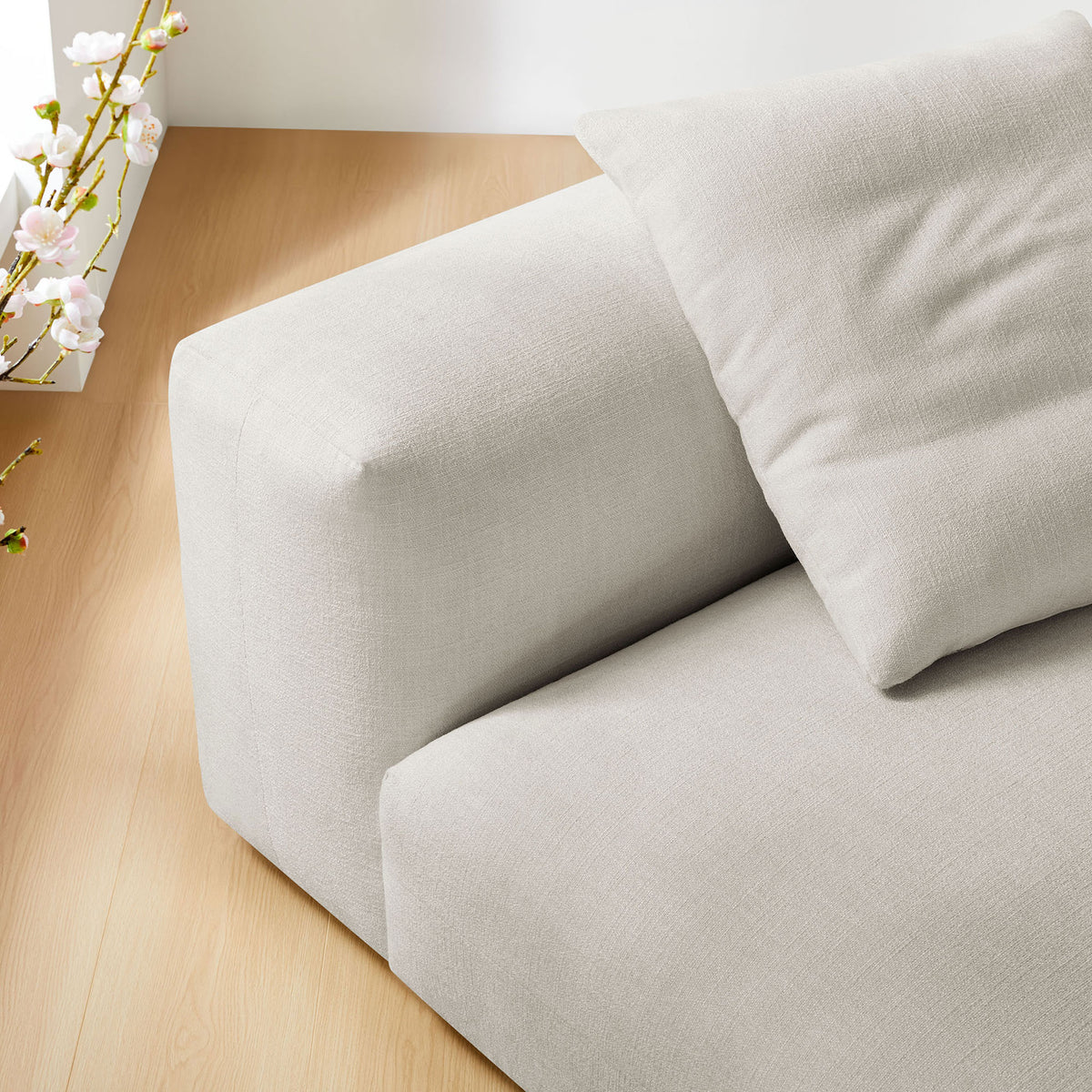 Textured salt fabric and rounded corner bring a warm, inviting touch to modern interiors. || EEI-6885-SAL || detail_room