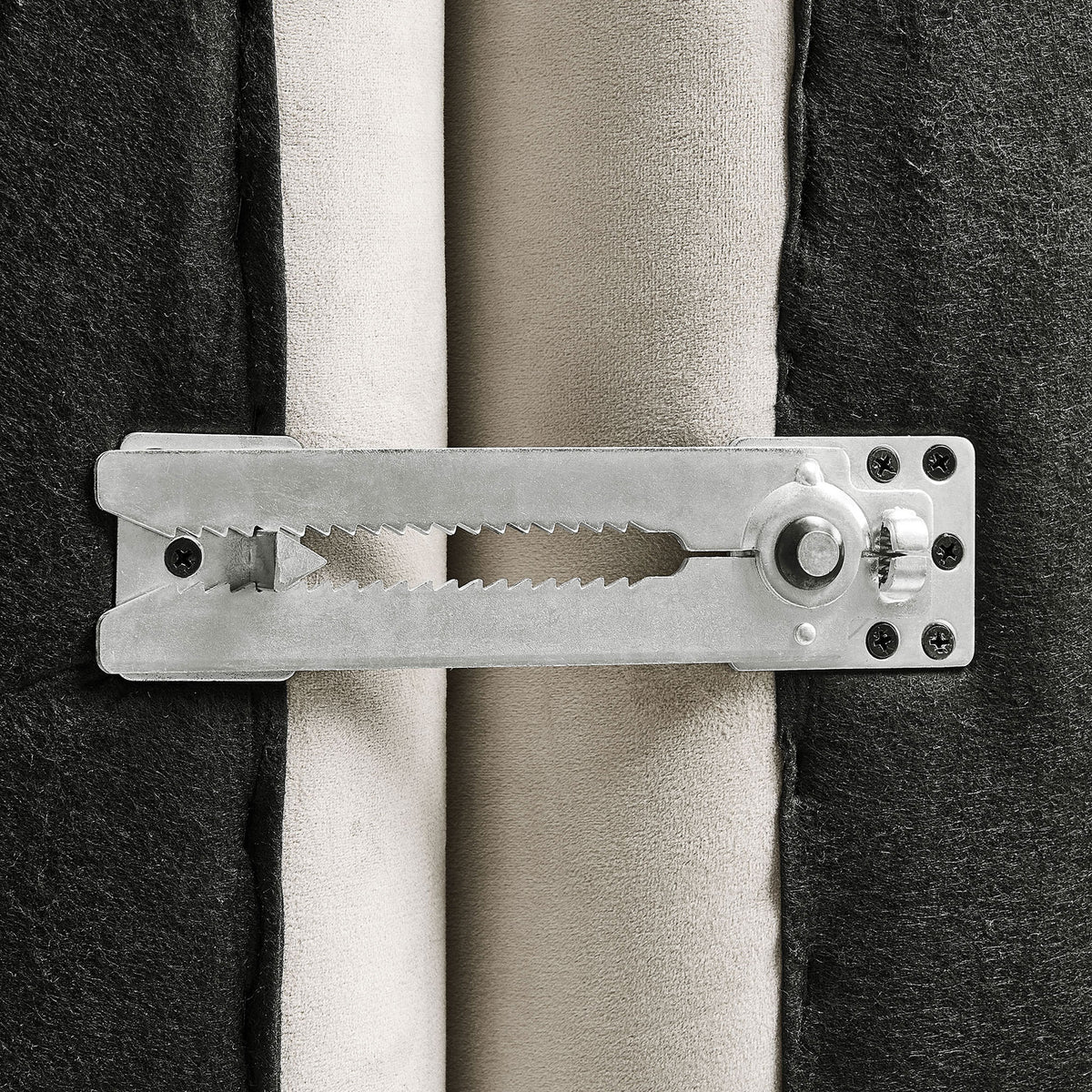 Integrated metal alligator clamp connector joining Jubilee modular loveseat sections for a secure, seamless setup || EEI-6897-ALM || detail_studio