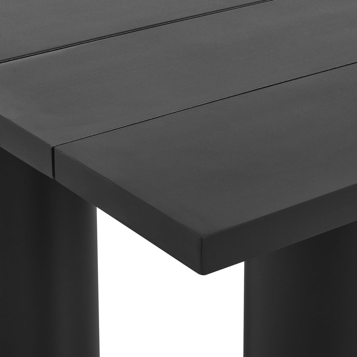 Graphite aluminum tabletop corner with smooth mitered edges and narrow slats for a refined finish || EEI-6980-GPH || detail_studio