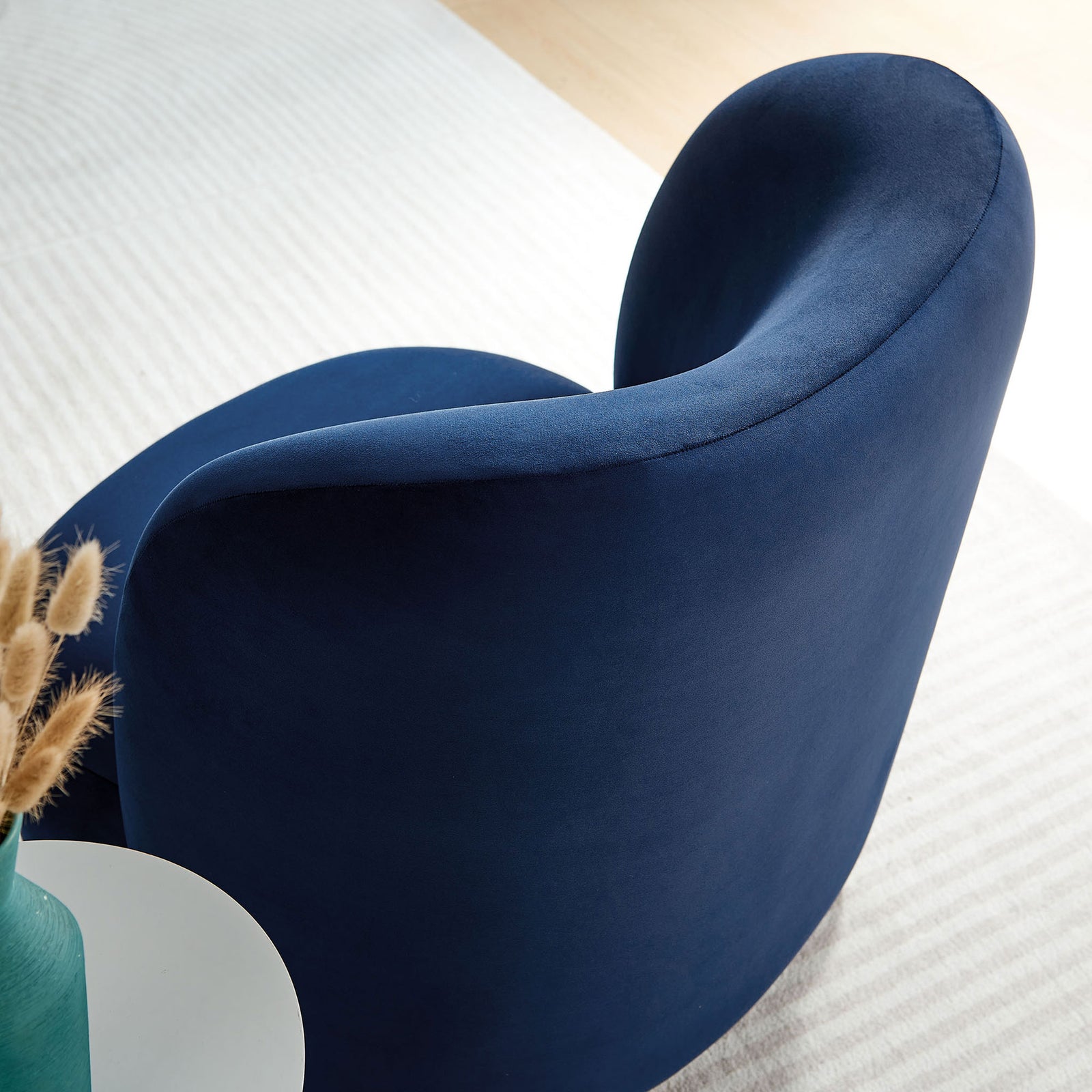 Graceful curved back and soft velvet texture in midnight blue || EEI-6990-MID-WAL || detail_room