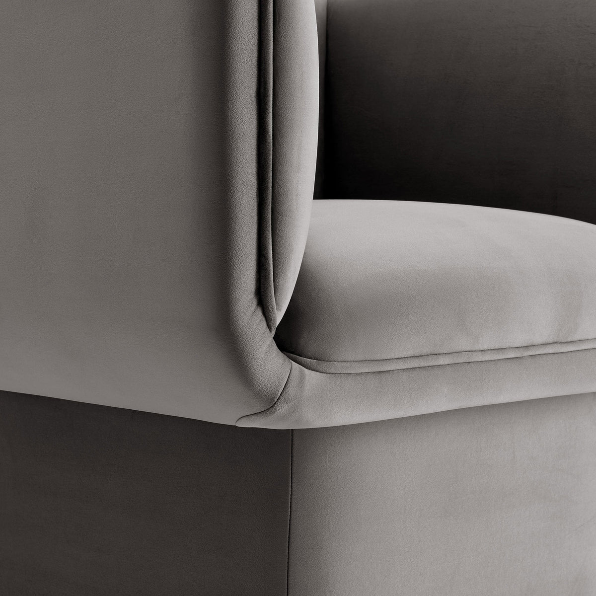 French piping and soft, durable velvet highlight the chair's refined craftsmanship || EEI-6995-STG || detail_studio