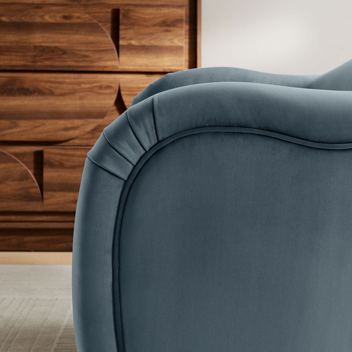 Graceful pleats and smooth, supple velvet add a tailored touch to the arm || EEI-7074-CAB || detail_room