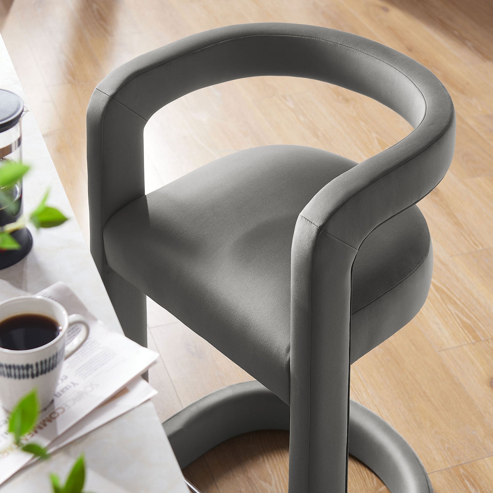 Velvet seat brings plush comfort and a modern touch to the kitchen counter || EEI-7107-STG || detail_room