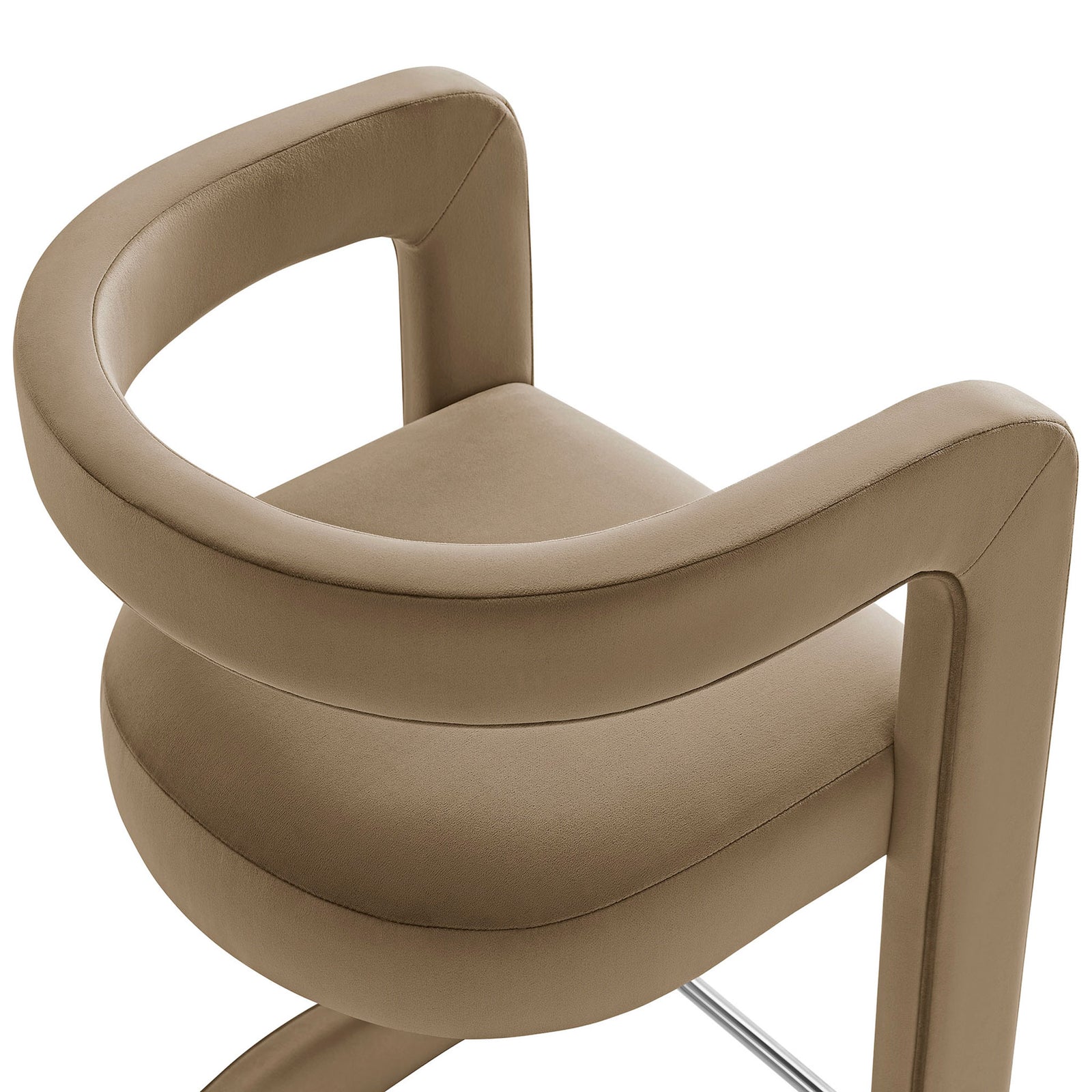 Smooth velvet upholstery and rounded armrest contour || EEI-7108-TAU || detail_studio