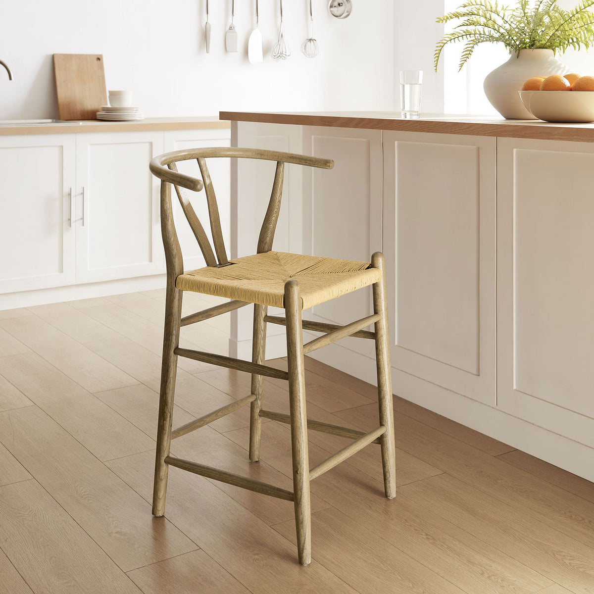Counter stool brings mid-century warmth with curved back and woven seat for everyday comfort || EEI-7206-GRY || front_angle_room