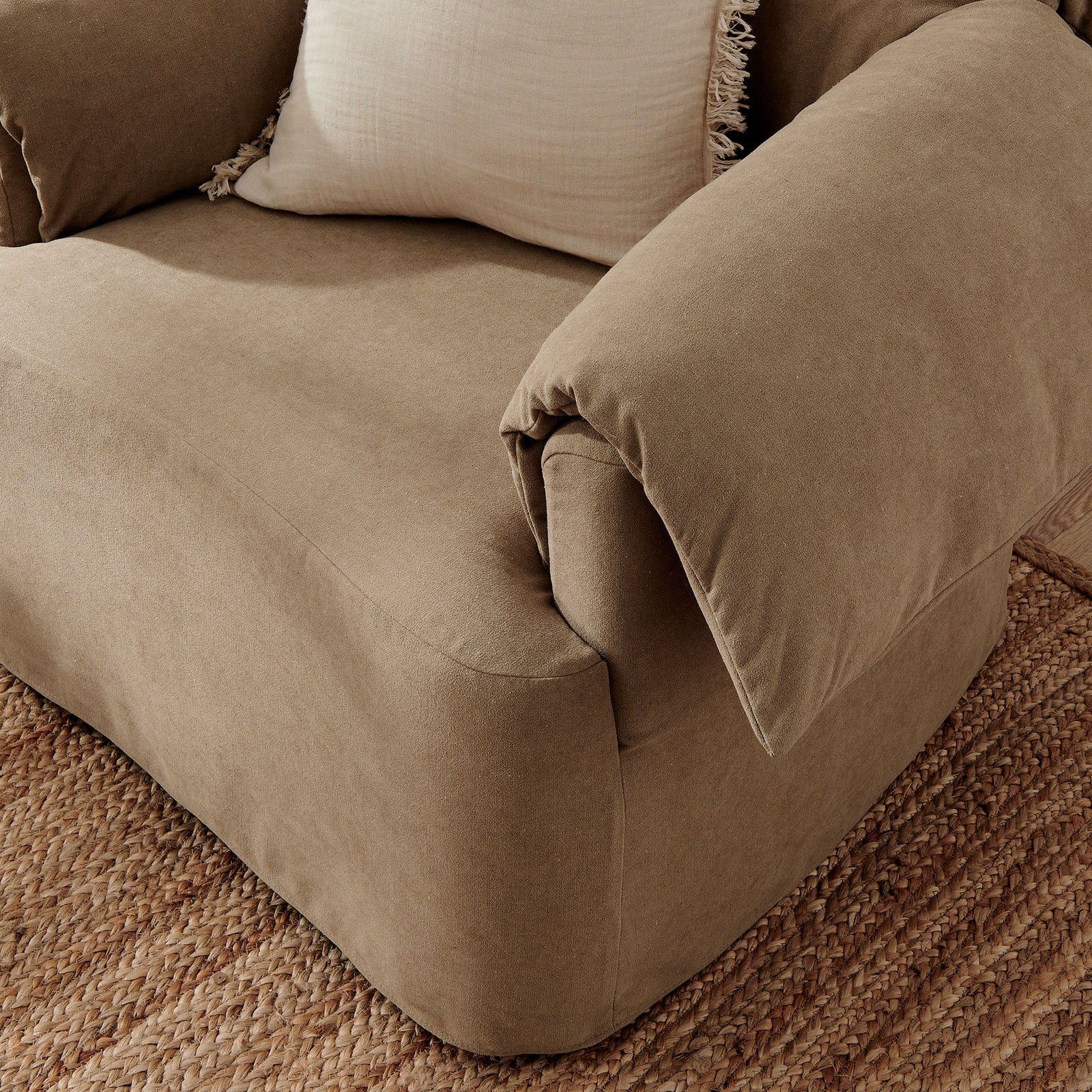 Soft, linen-blend seat with plush cushioning invites relaxed lounging. || EEI-7259-ALM || detail_room