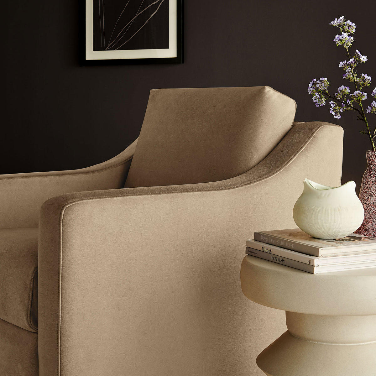 Refined piping and smooth taupe velvet add a soft, sophisticated touch || EEI-7282-TAU || detail_room
