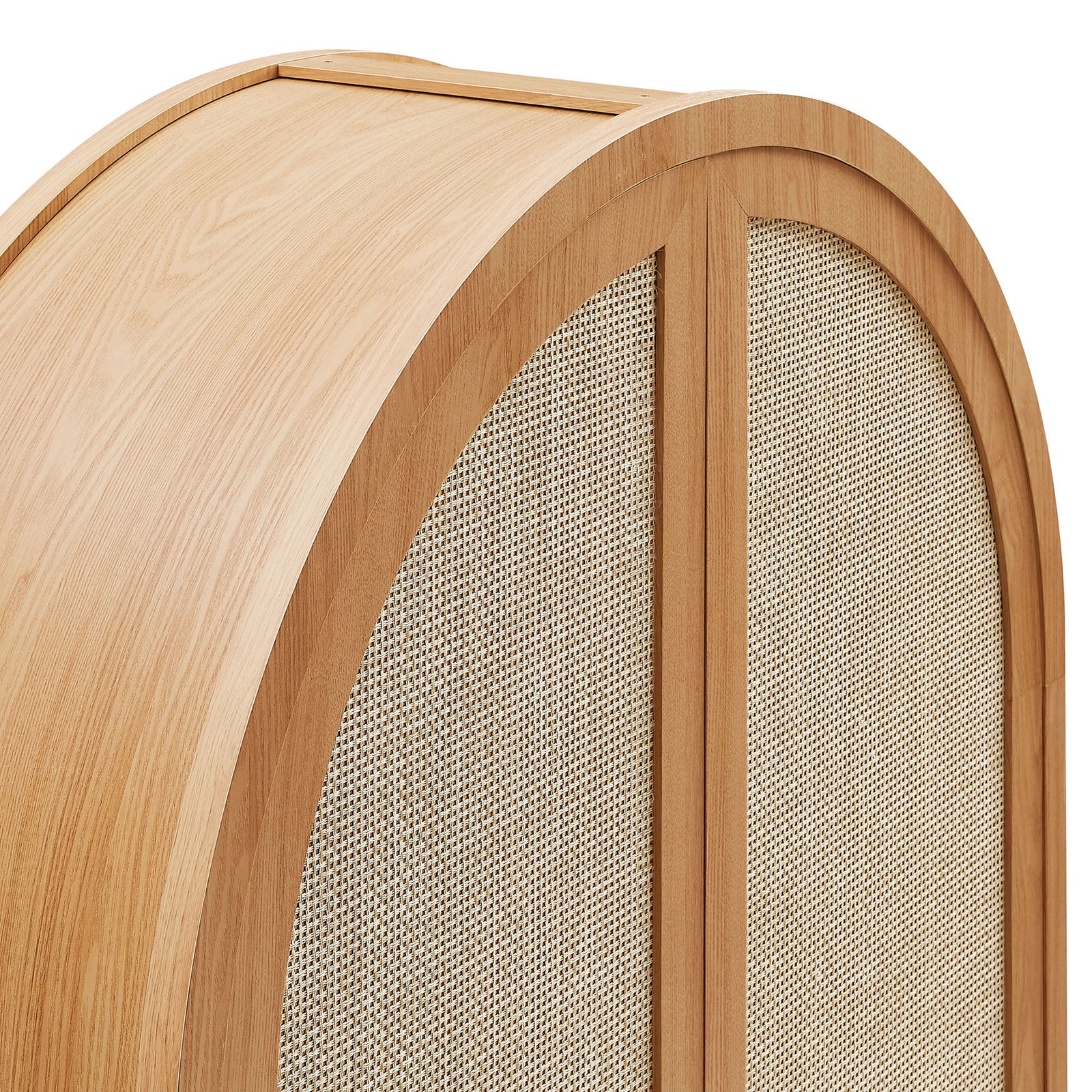 Detail of the arched natural frame and synthetic rattan panels highlighting texture and finish || EEI-7294-NAT || detail_studio