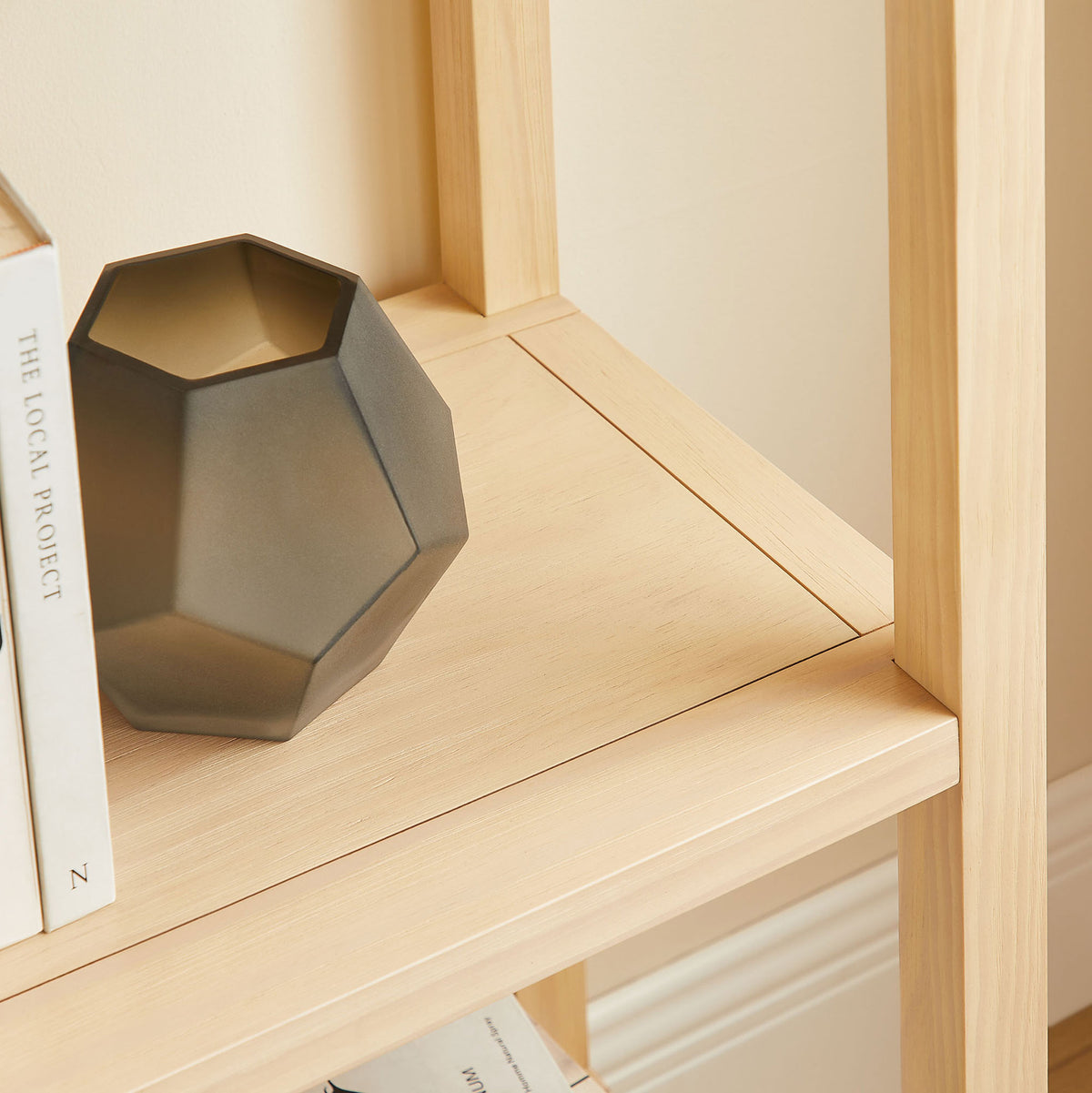 Shelf corner shows clean joinery and a smooth natural finish || EEI-7316-NAT || detail_room