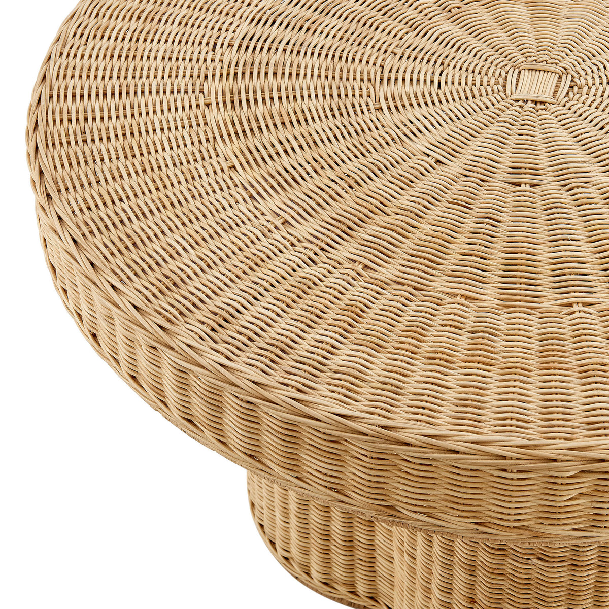 Fine weave detailing and smooth wrapped rim highlight the craftsmanship || EEI-7370-NAT || detail_studio