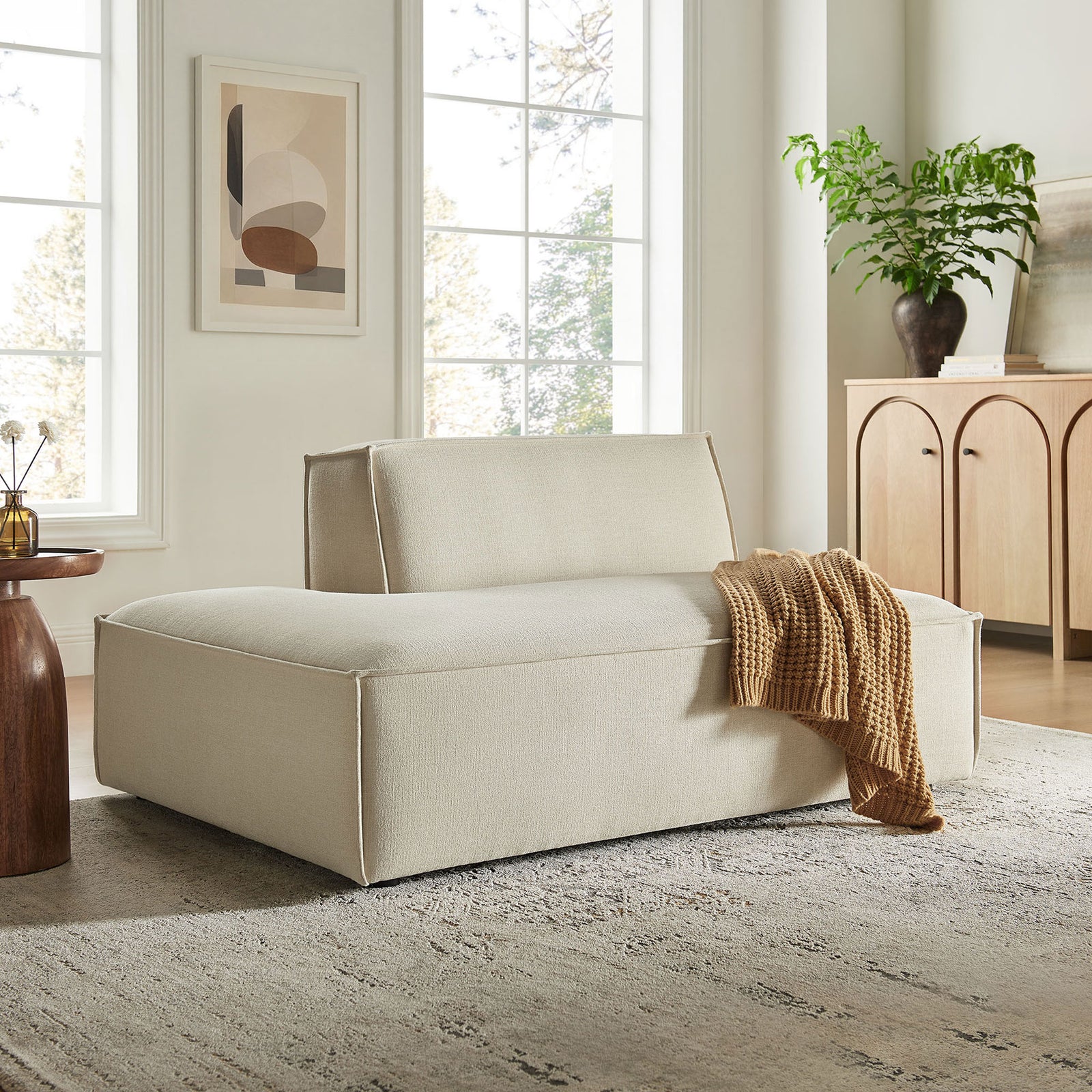 Cozy left chaise invites lounging with generous chaise depth and soft texture || EEI-7386-ECR || front_angle_room