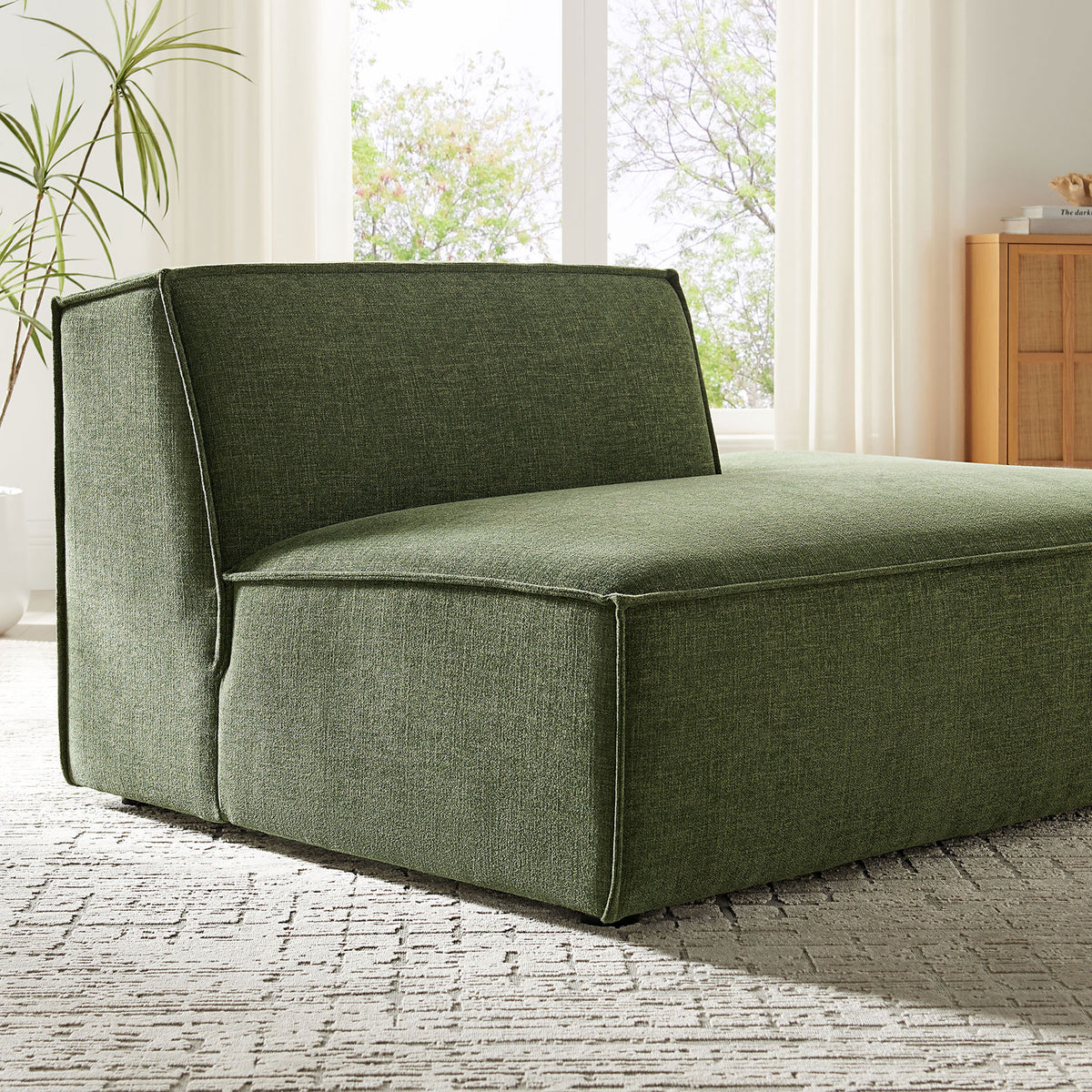 Right-facing chaise in foliage green brings a relaxed, contemporary feel to your living area || EEI-7388-FOL || detail_room