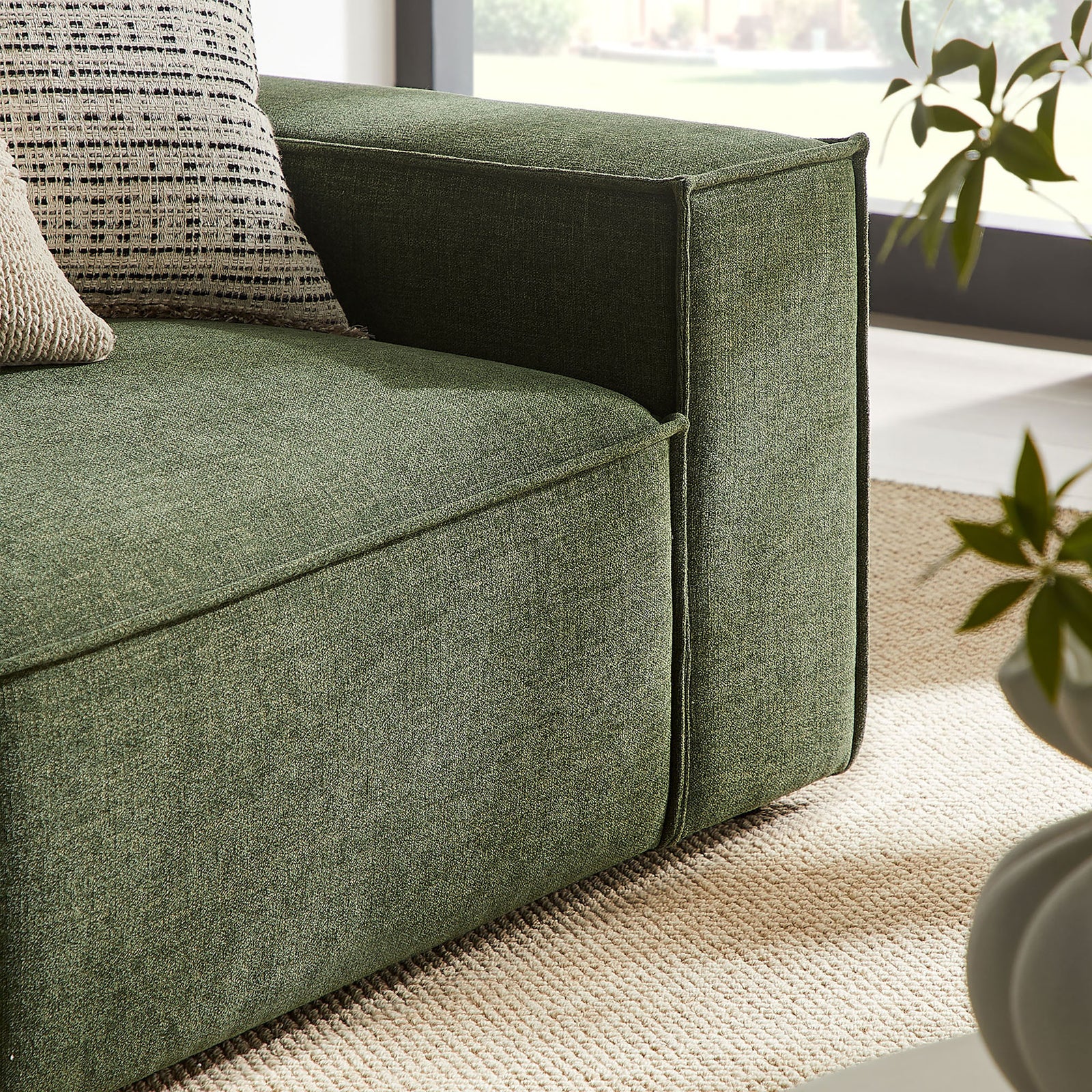 Right arm module showcases smooth seams, plush seat cushioning, and refined modern lines || EEI-7427-FOL || detail_room
