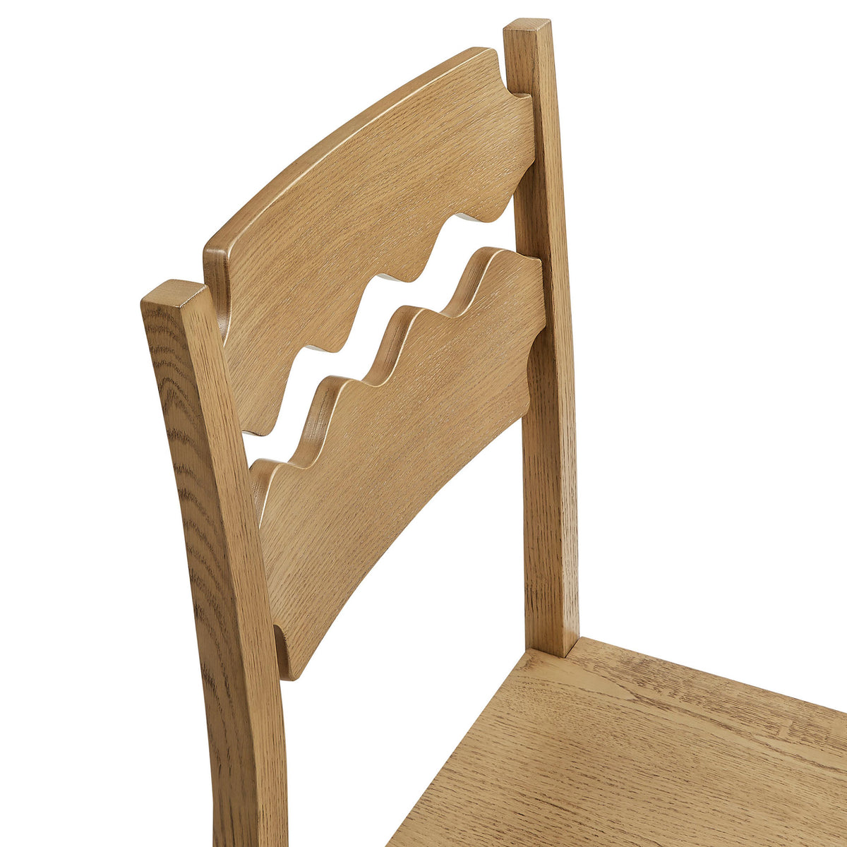 Contoured wavy back slats provide supportive comfort with a distinctive look. || EEI-7506-WOA || detail_studio