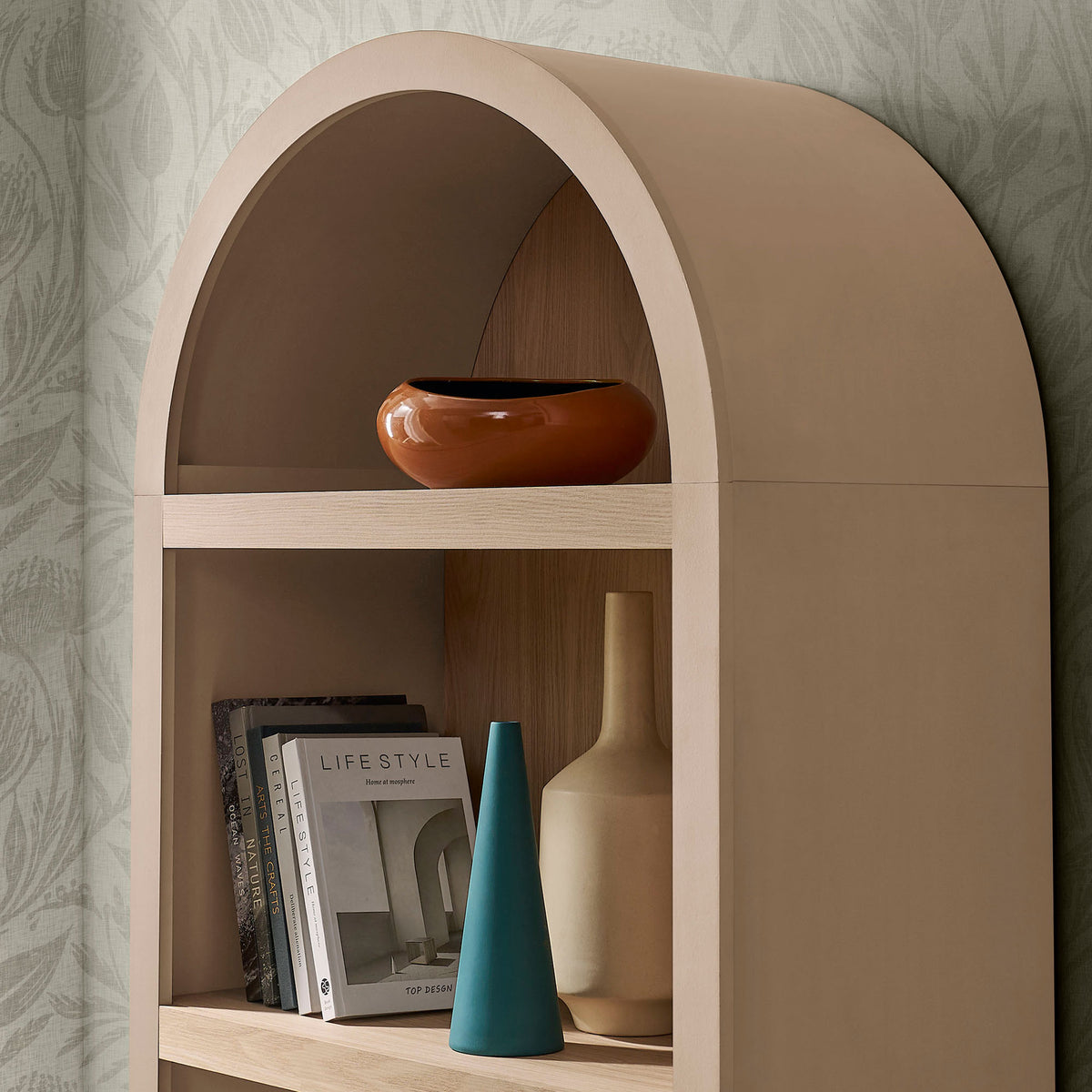 Styled shelves highlight the oak-grain interior and smooth tan frame || EEI-7584-TAN-OAK || detail_room