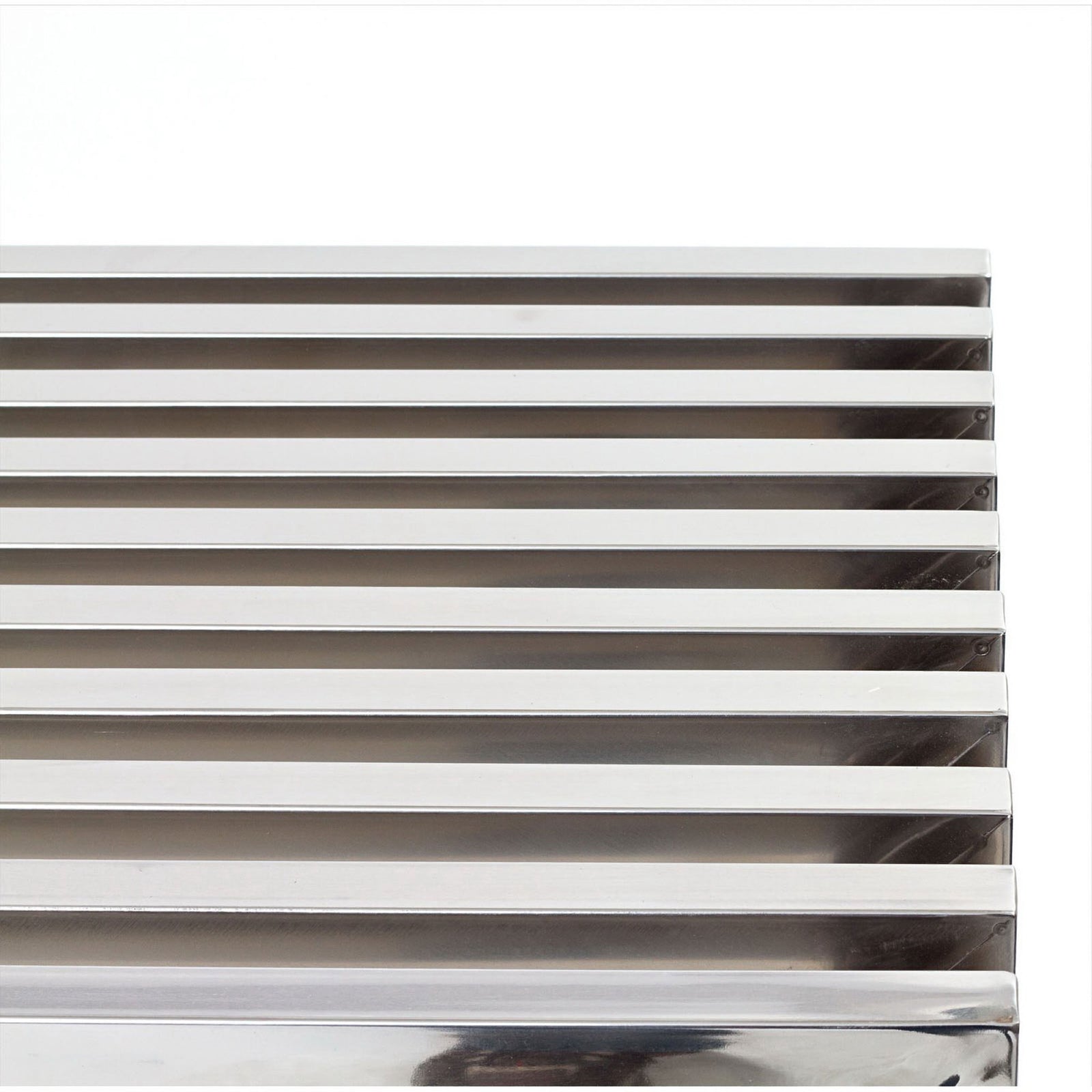 Smooth reflective top formed by parallel stainless steel bars for a modern look || EEI-779-SLV || detail_studio