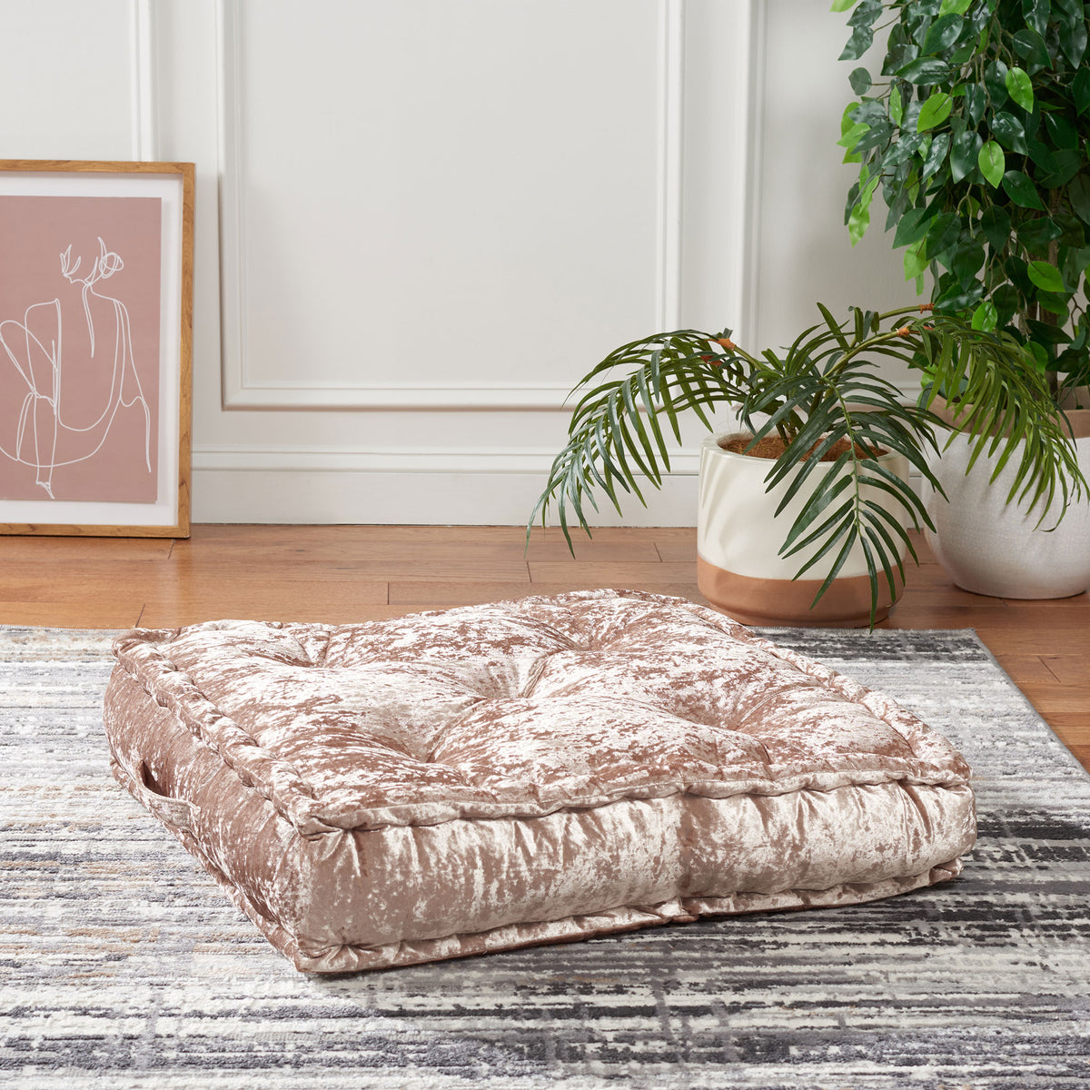 Champagne floor pillow brings warm neutral color and generous cushioning to lounging. || FLP1001F-1818 || front_angle_room