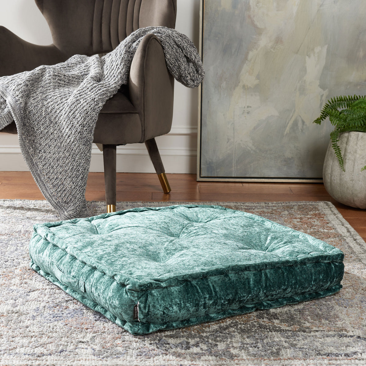 Deep green floor pillow offers a low, cushioned seat with tactile tufting. || FLP1001J-1818 || front_angle_room