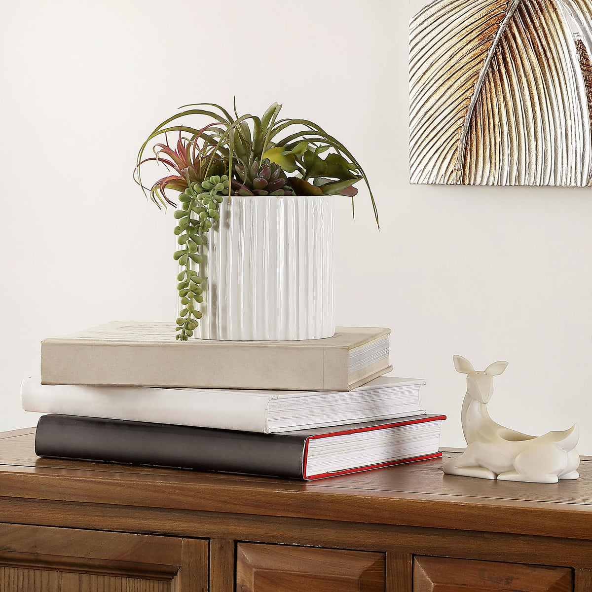 Trailing and spiky succulents bring varied greens to a tabletop. || FXP1011A || front_room