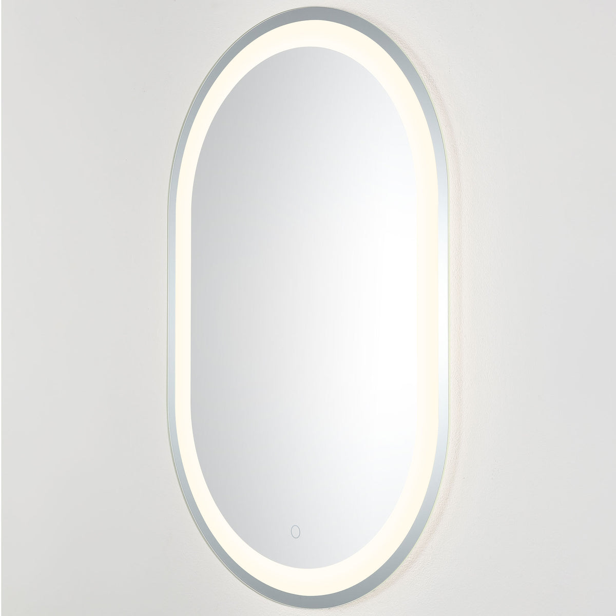 Gentle ivory-white light surrounds the reflective glass and its streamlined silver edge || LMR1002A || front_angle_on_studio