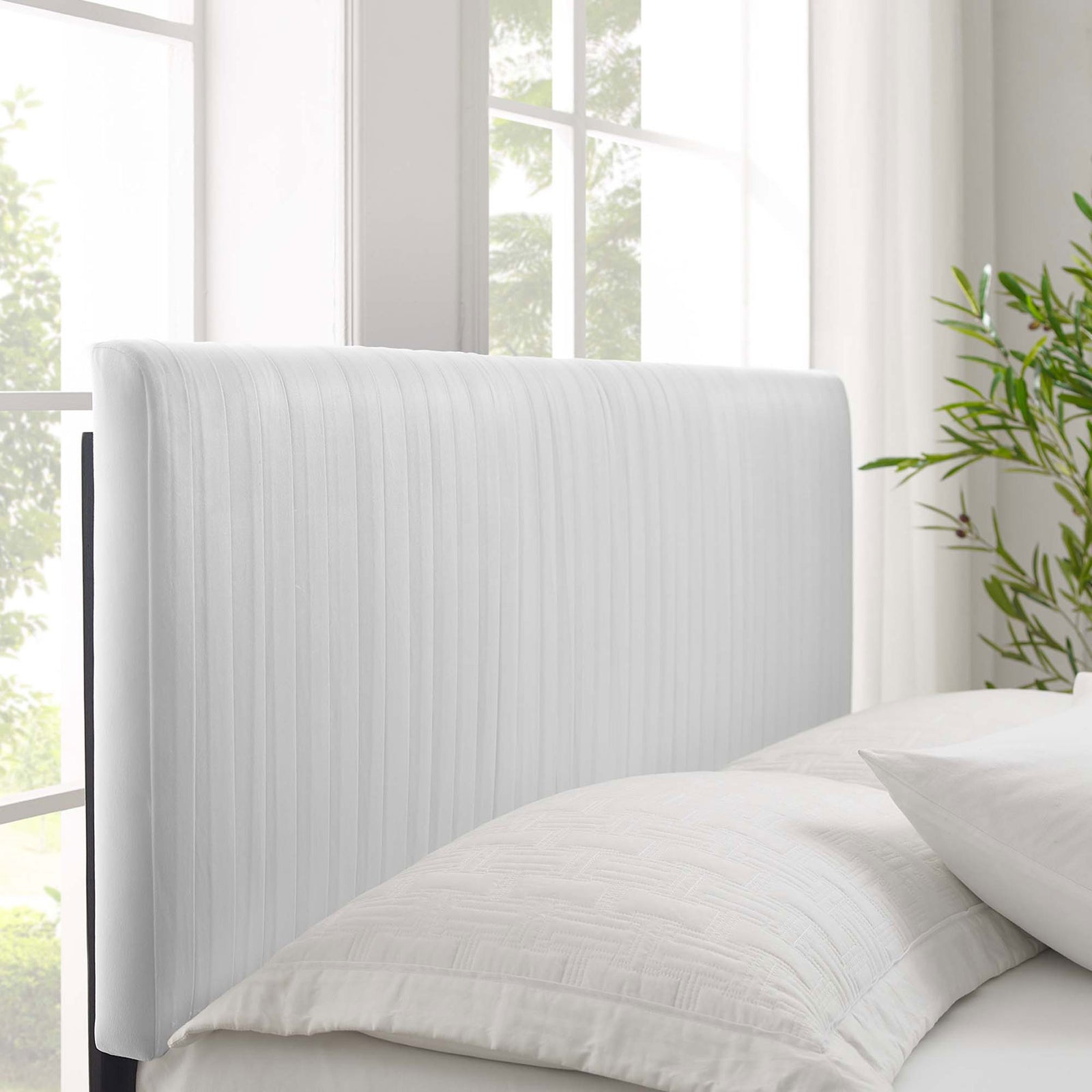 Softly textured, channel-tufted headboard in white || MOD-6597-WHI || detail_room