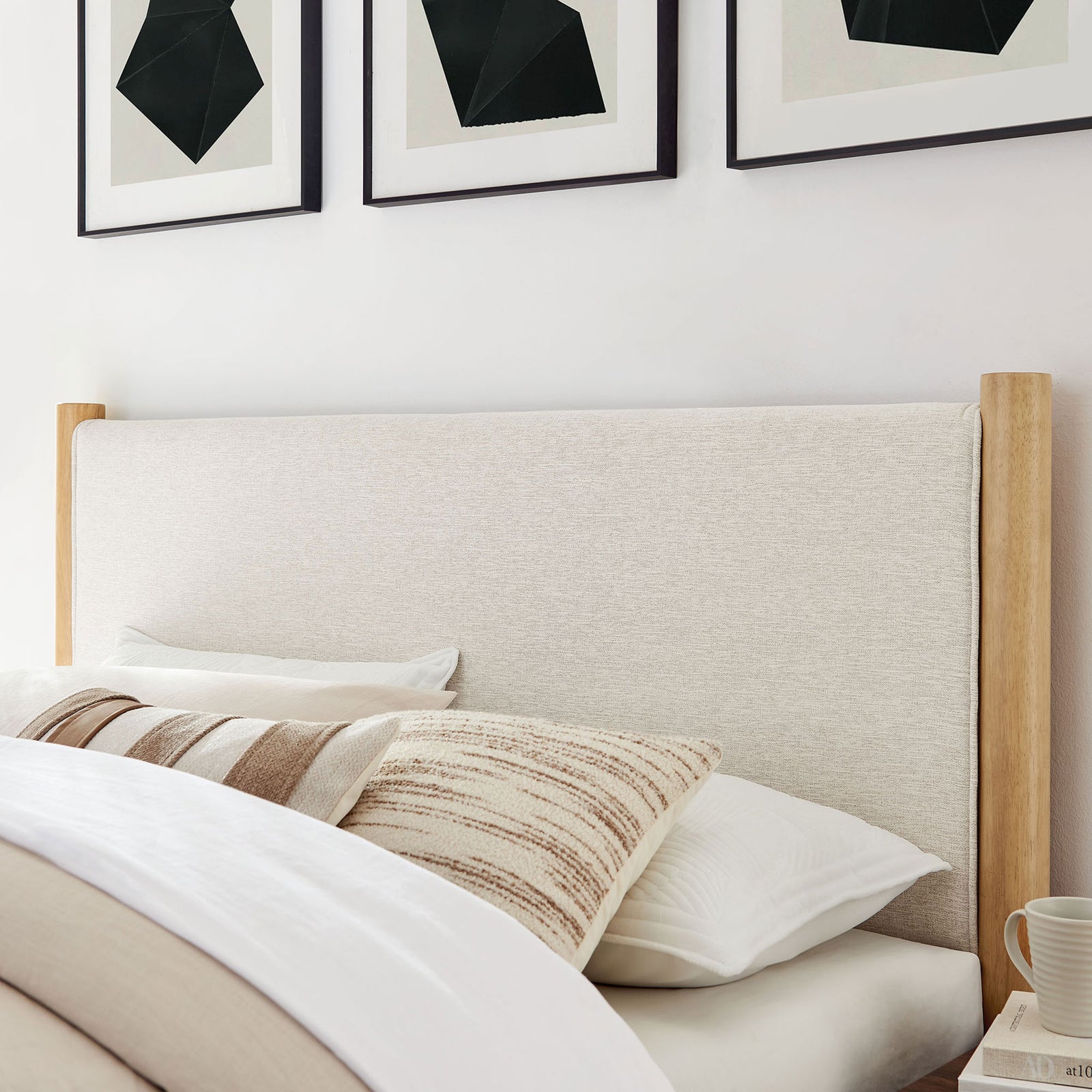 Softly textured upholstered headboard framed by smooth solid oak posts || MOD-7189-HEI-OAK || detail_room
