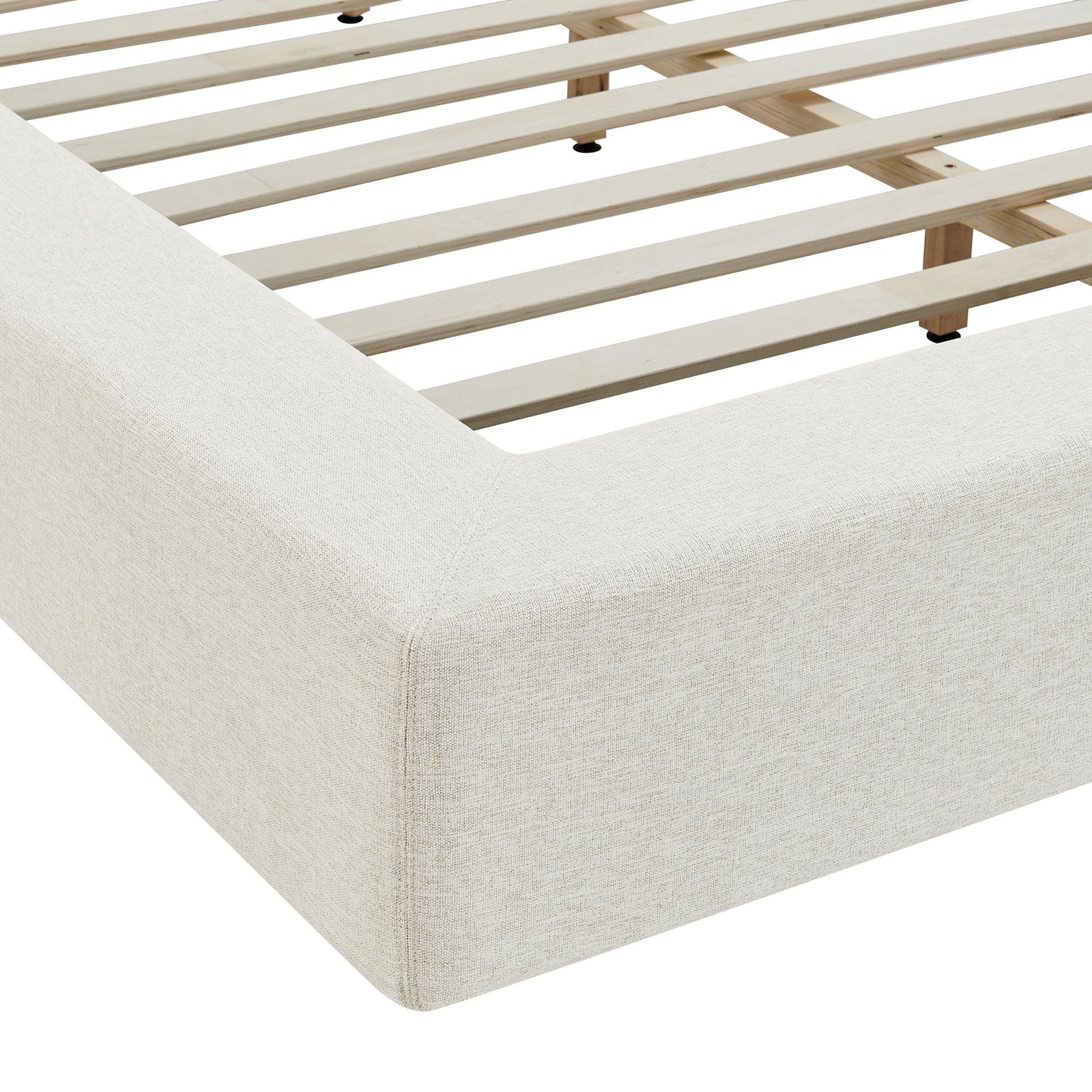 Soft chenille corner detail with tightly tailored seams and generous cushioning || MOD-7305-HEI || detail_studio