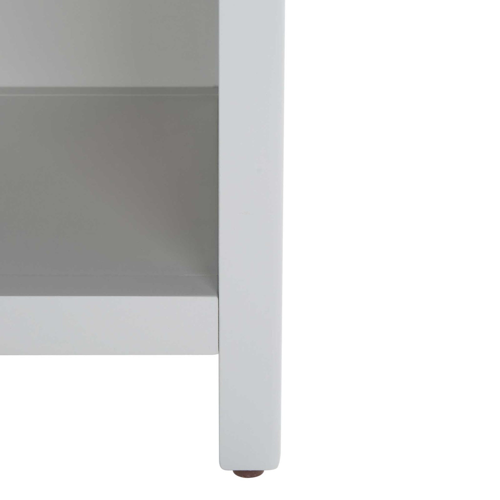 Sturdy square legs with rounded edges and floor-friendly glides ensure lasting stability. || NST5012D || leg_studio