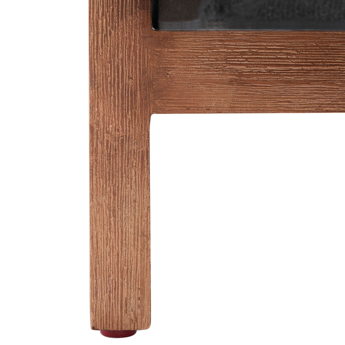 Natural acacia wood support adds warm grain beneath the planter's sleek black concrete basin. || PAT1512A || leg_studio