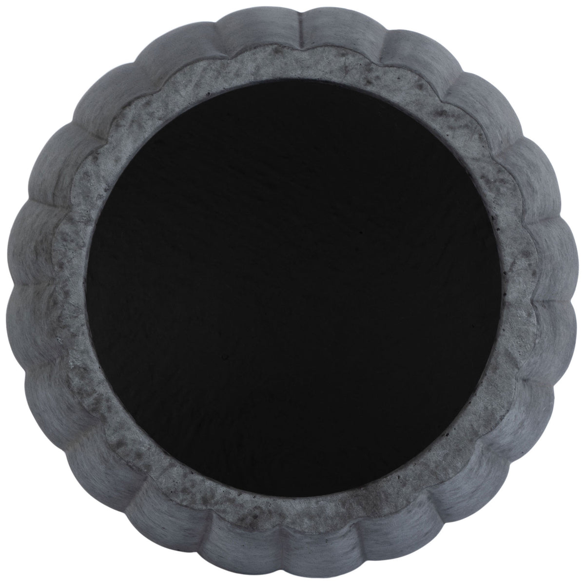 A scalloped dark gray rim surrounds the generous circular planting opening || PAT1522A || top_studio