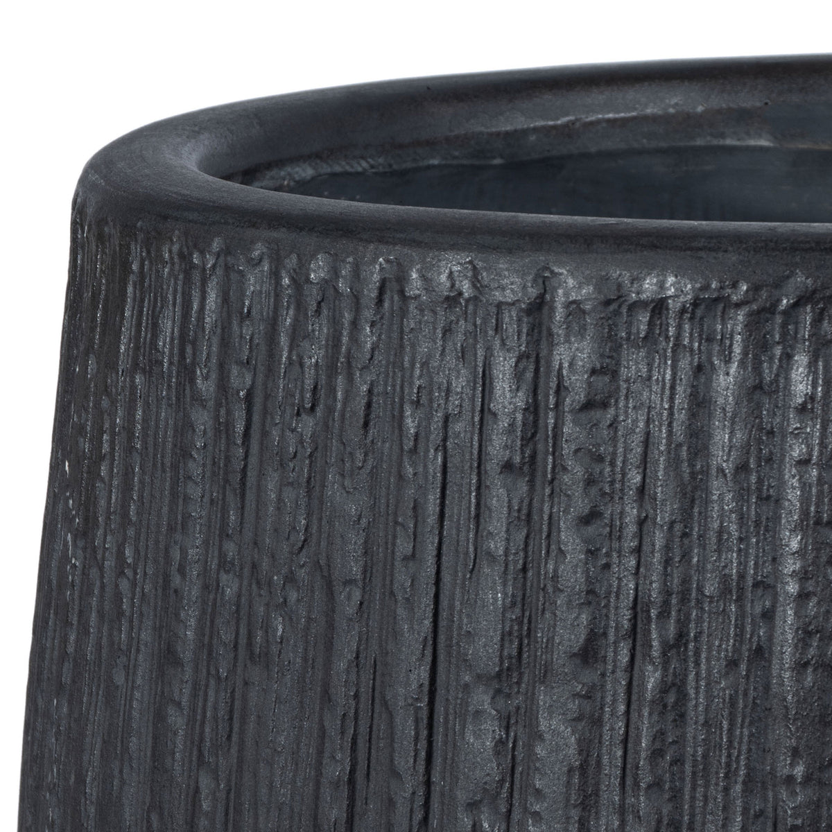 A sturdy black rim meets deep, bark-like grooves for rich organic texture || PAT1523A || detail_studio