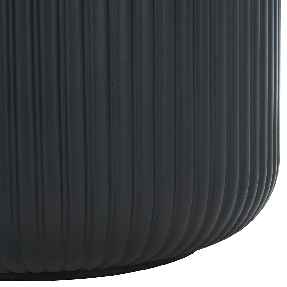Sleek black fluting follows the planter's curved lower edge for a seamless finish. || PAT1532A-SET2 || leg_studio