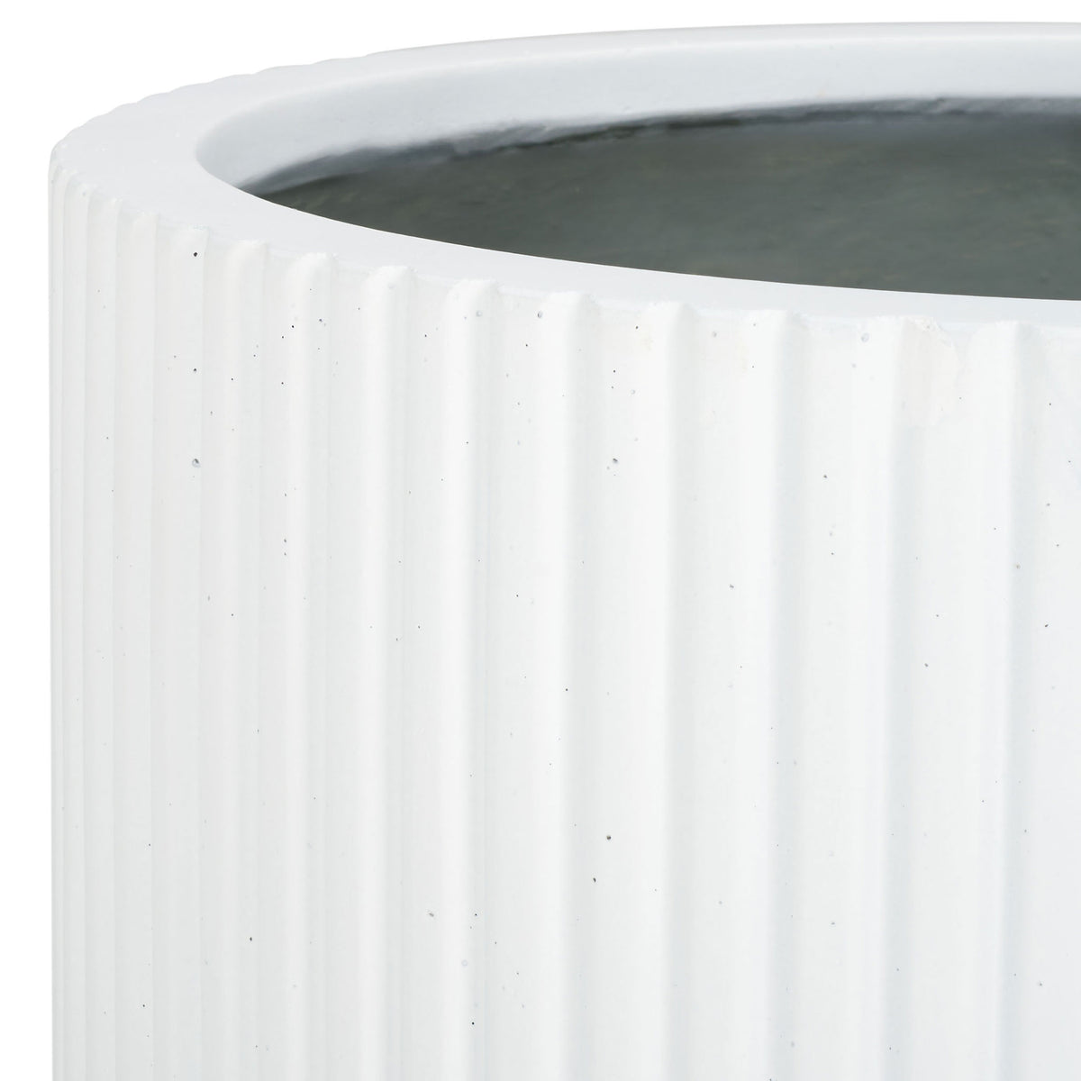 A clean white rim tops closely spaced fluting and a contrasting charcoal-gray interior. || PAT1532C-SET2 || detail_studio