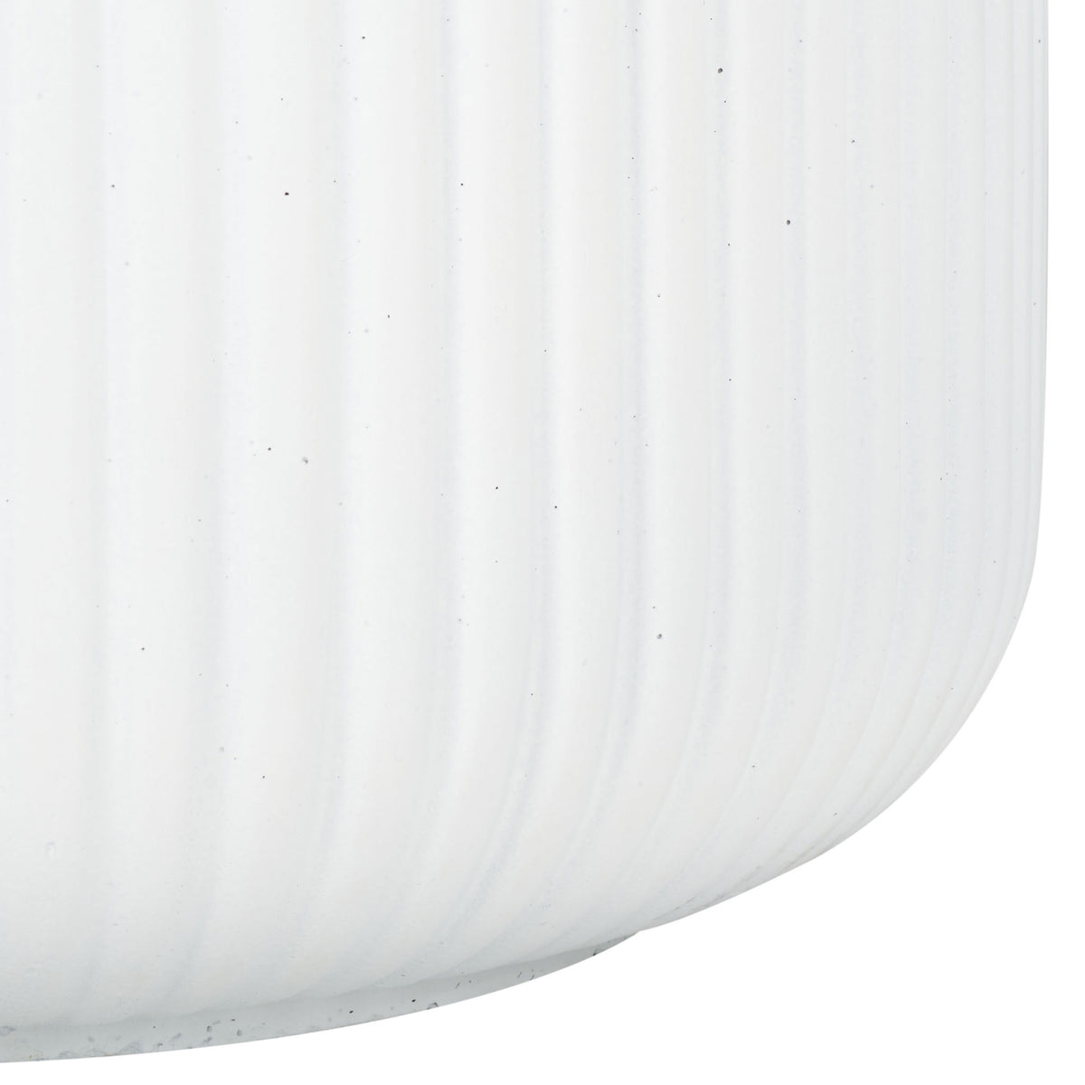 White ribbing continues over the planter's curved base for a sculpted finish. || PAT1532C-SET2 || leg_studio