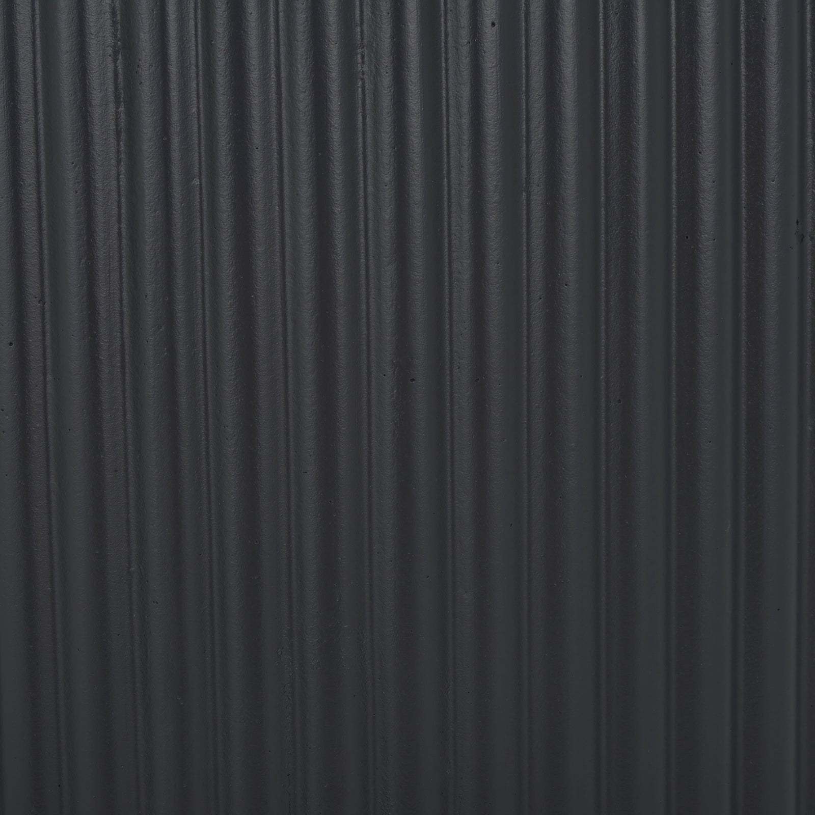 Evenly spaced black ridges lend depth and subtle sheen to the textured exterior. || PAT1533A || swatch_studio