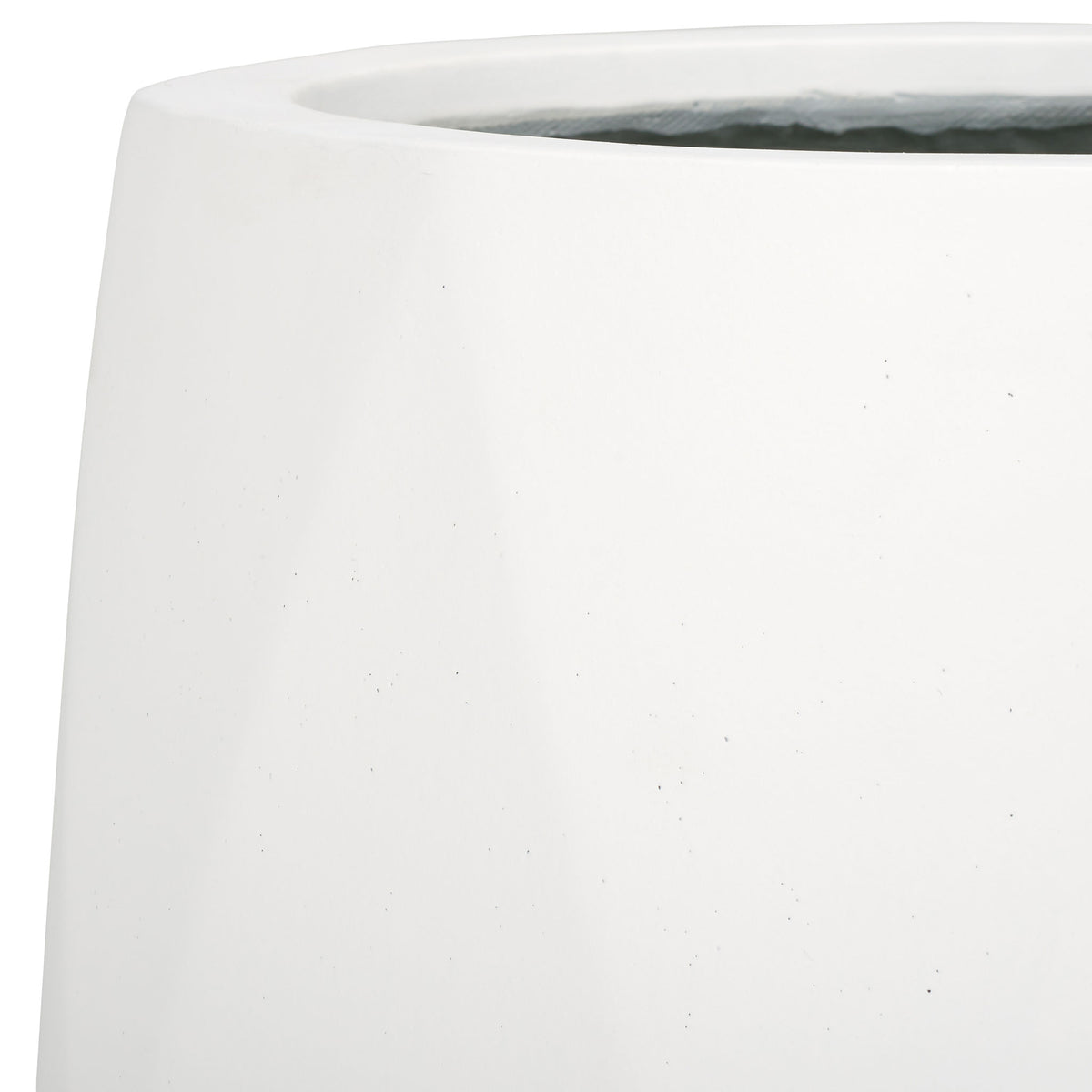 A smooth white rim and lightly sculpted exterior lend the planter a fresh, modern feel. || PAT1536C-SET2 || detail_studio