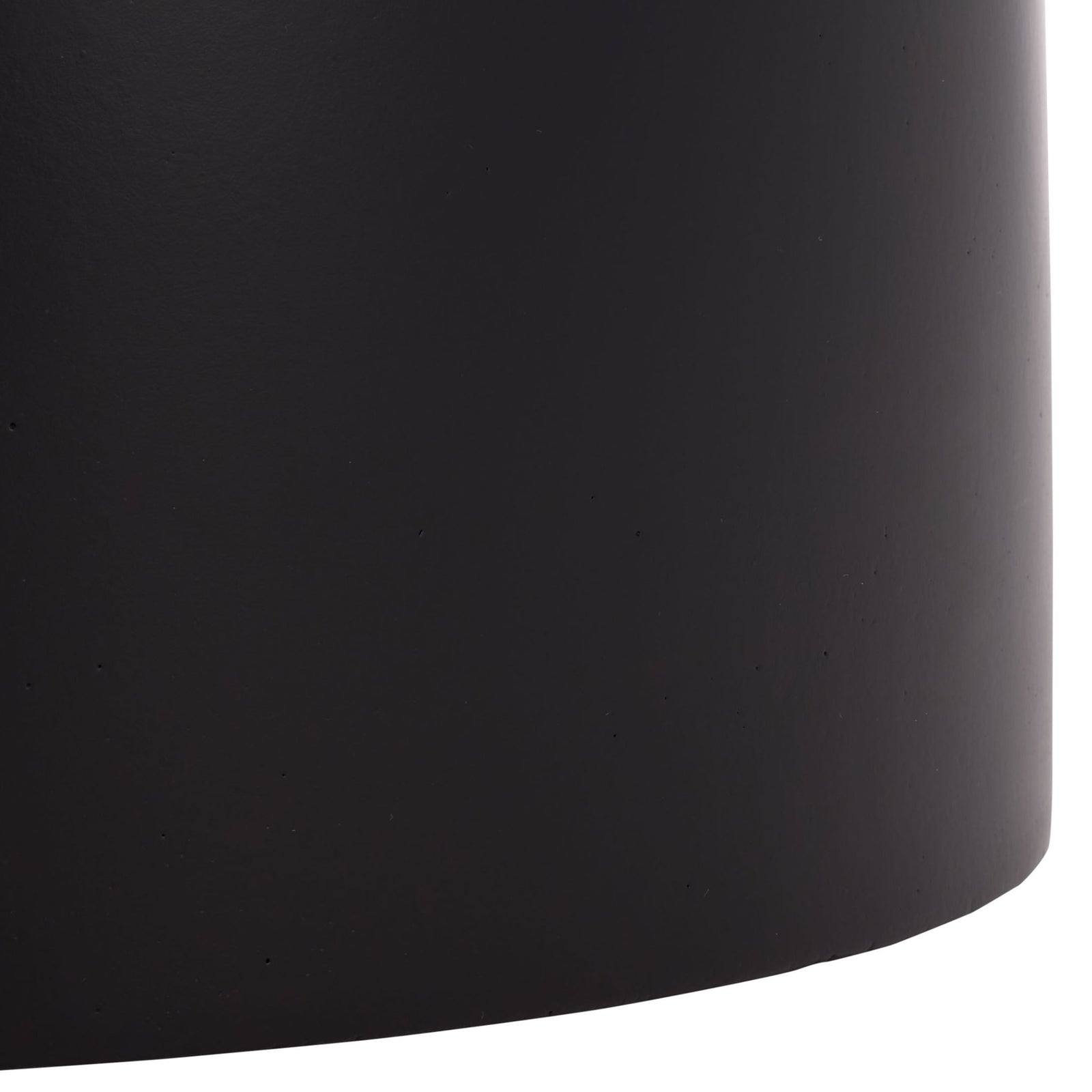 Rounded black pedestal base gives the planter a sleek, sculptural profile. || PAT1546A || leg_studio